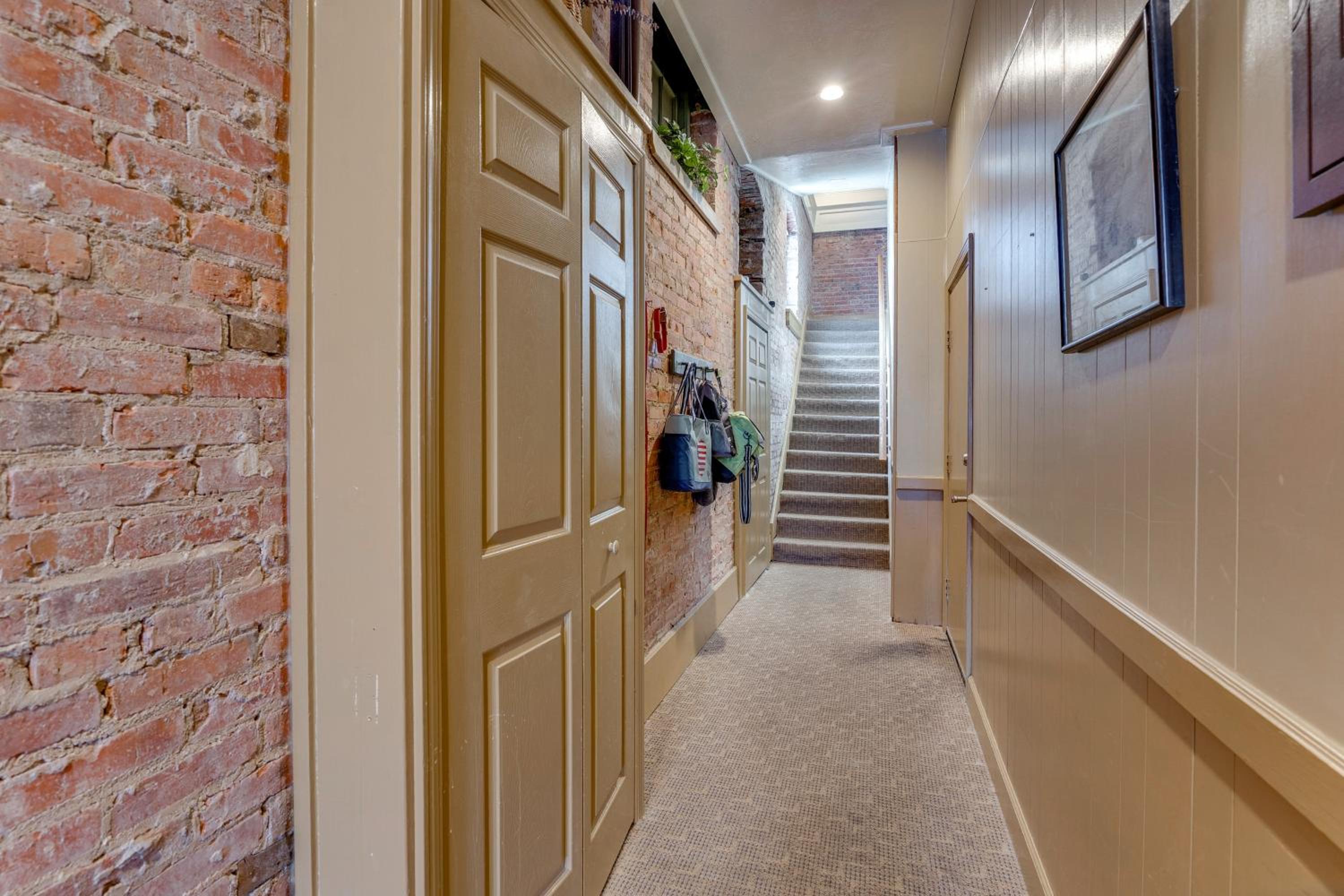 Explore Historic Dtwn! Walkable Loft in Murphy
