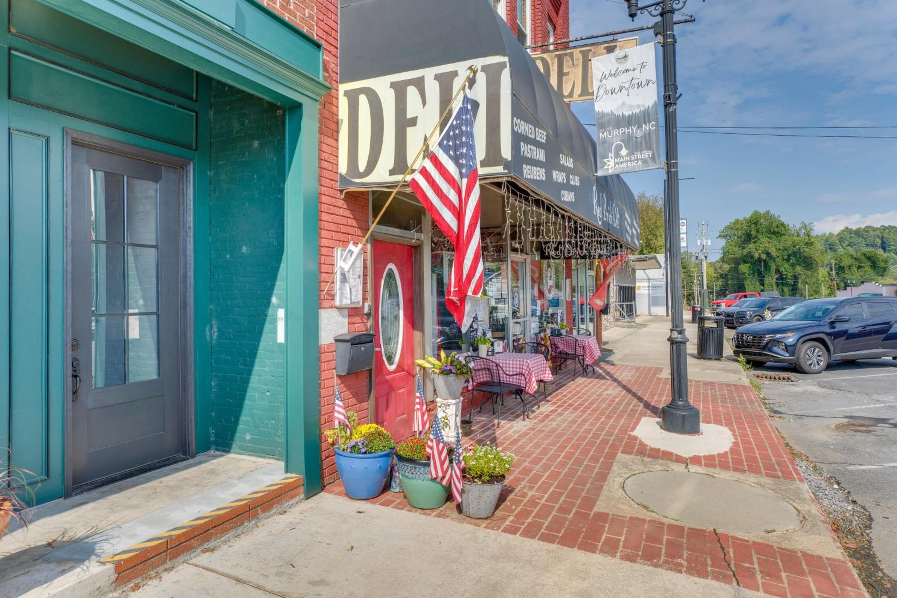 Explore Historic Dtwn! Walkable Loft in Murphy