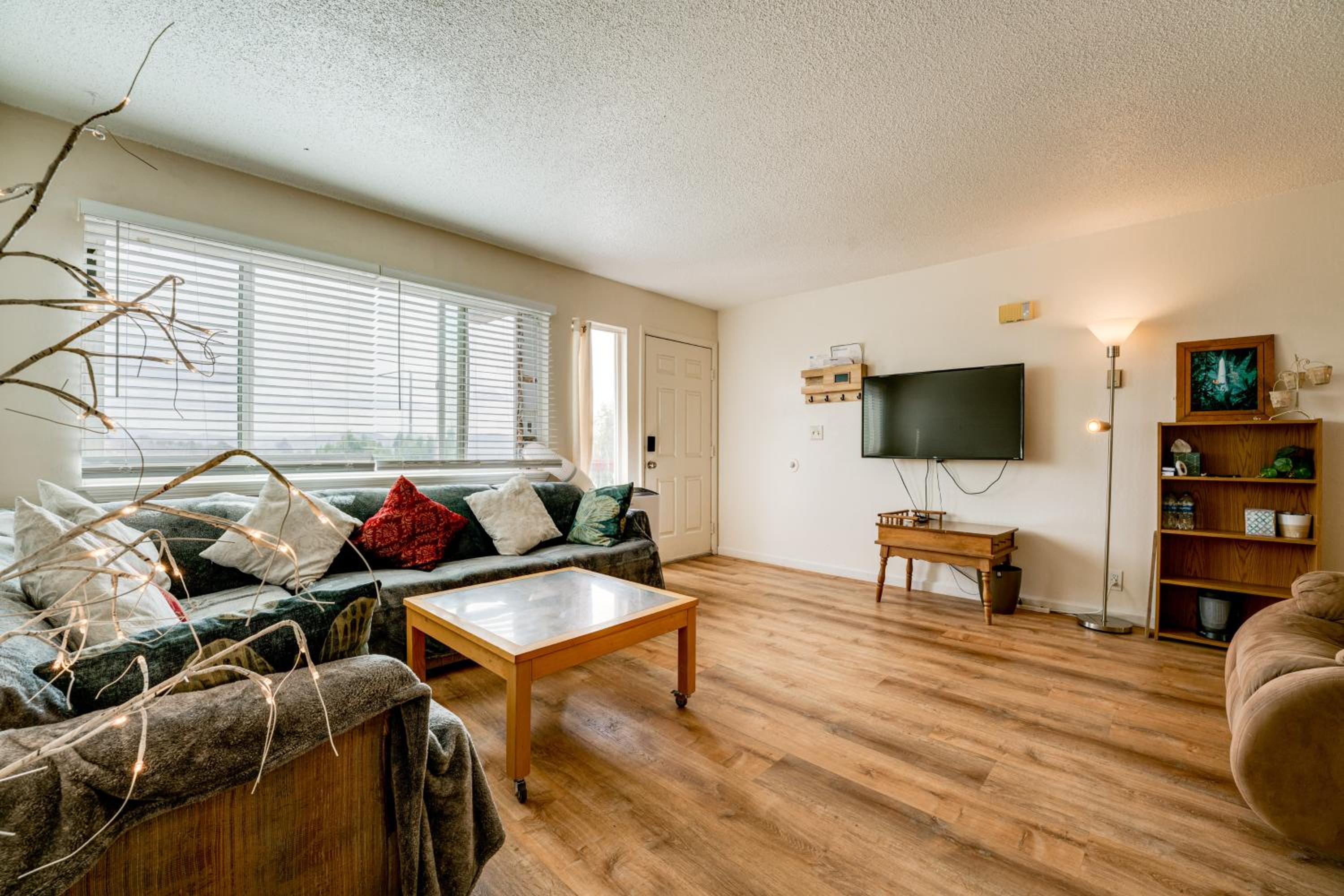 2 Mi to Dtwn Reno and UNR City-View Townhome!