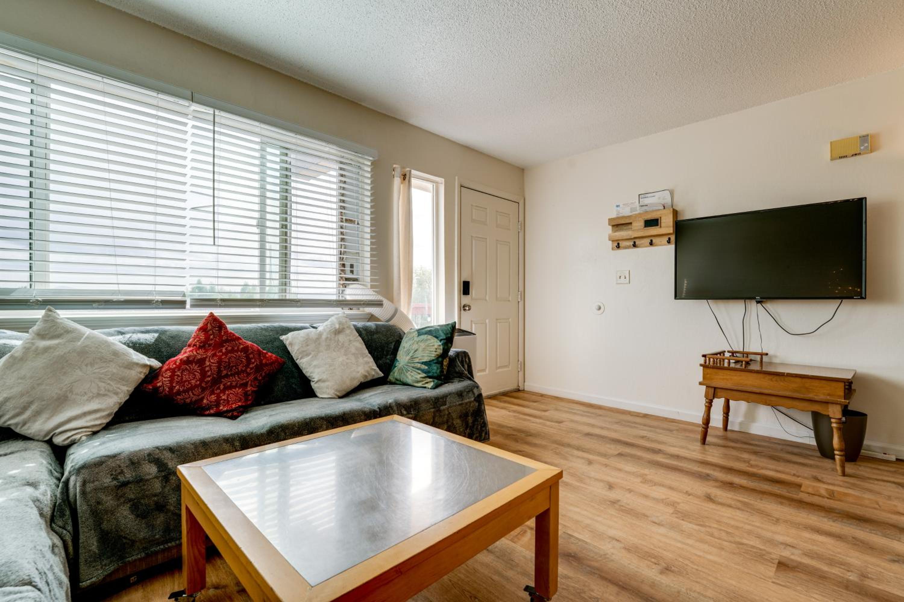 2 Mi to Dtwn Reno and UNR City-View Townhome!