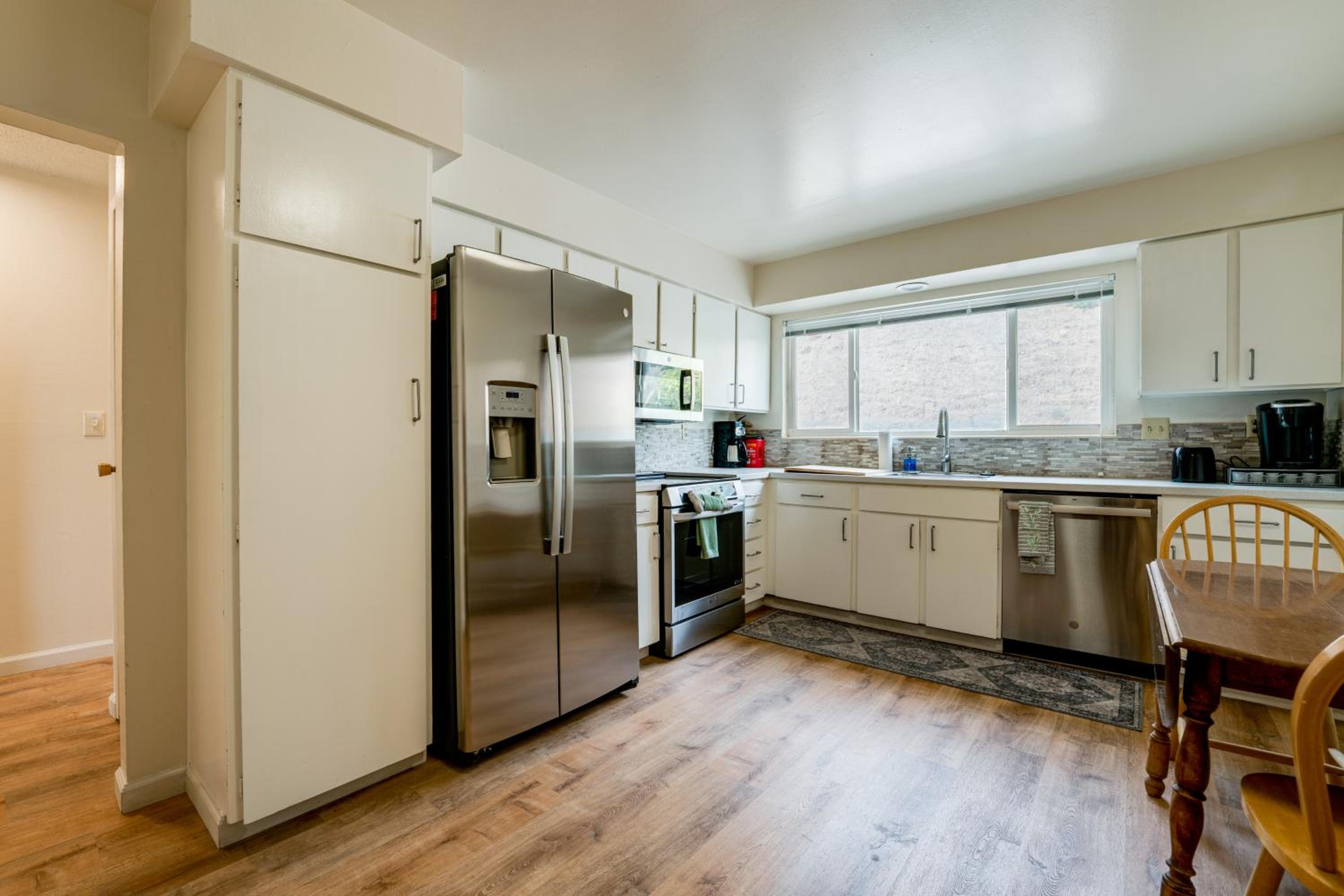 2 Mi to Dtwn Reno and UNR City-View Townhome!