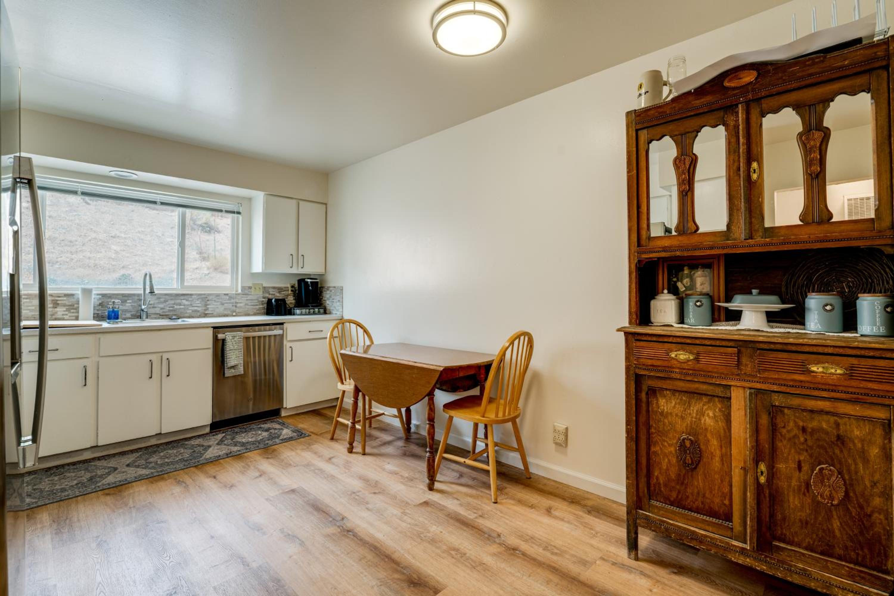 2 Mi to Dtwn Reno and UNR City-View Townhome!