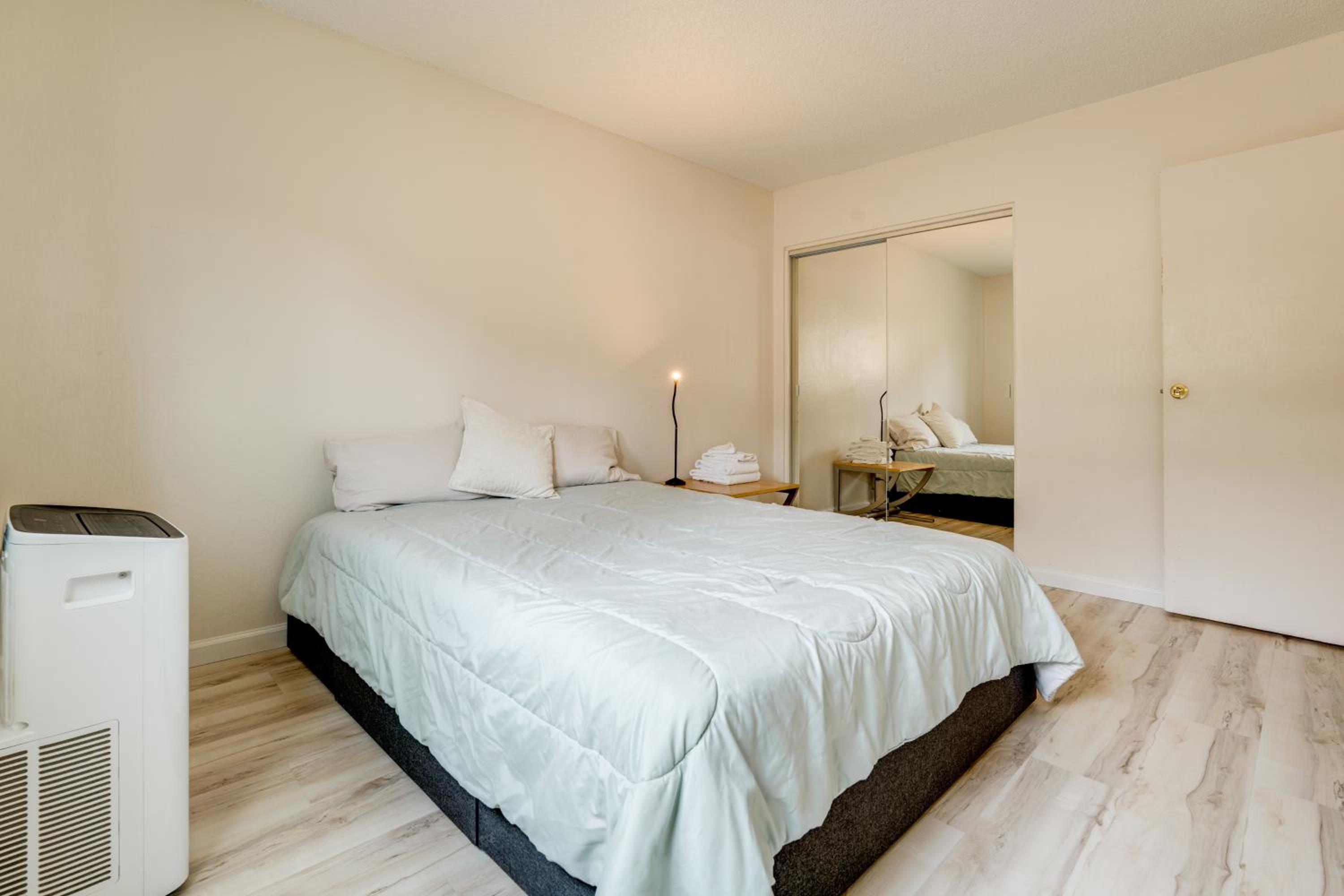 2 Mi to Dtwn Reno and UNR City-View Townhome!