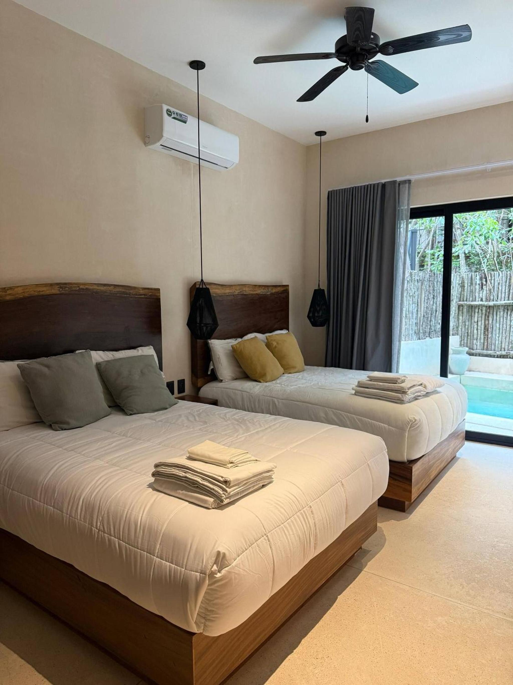 Great 3 bedroom apartment and private pool