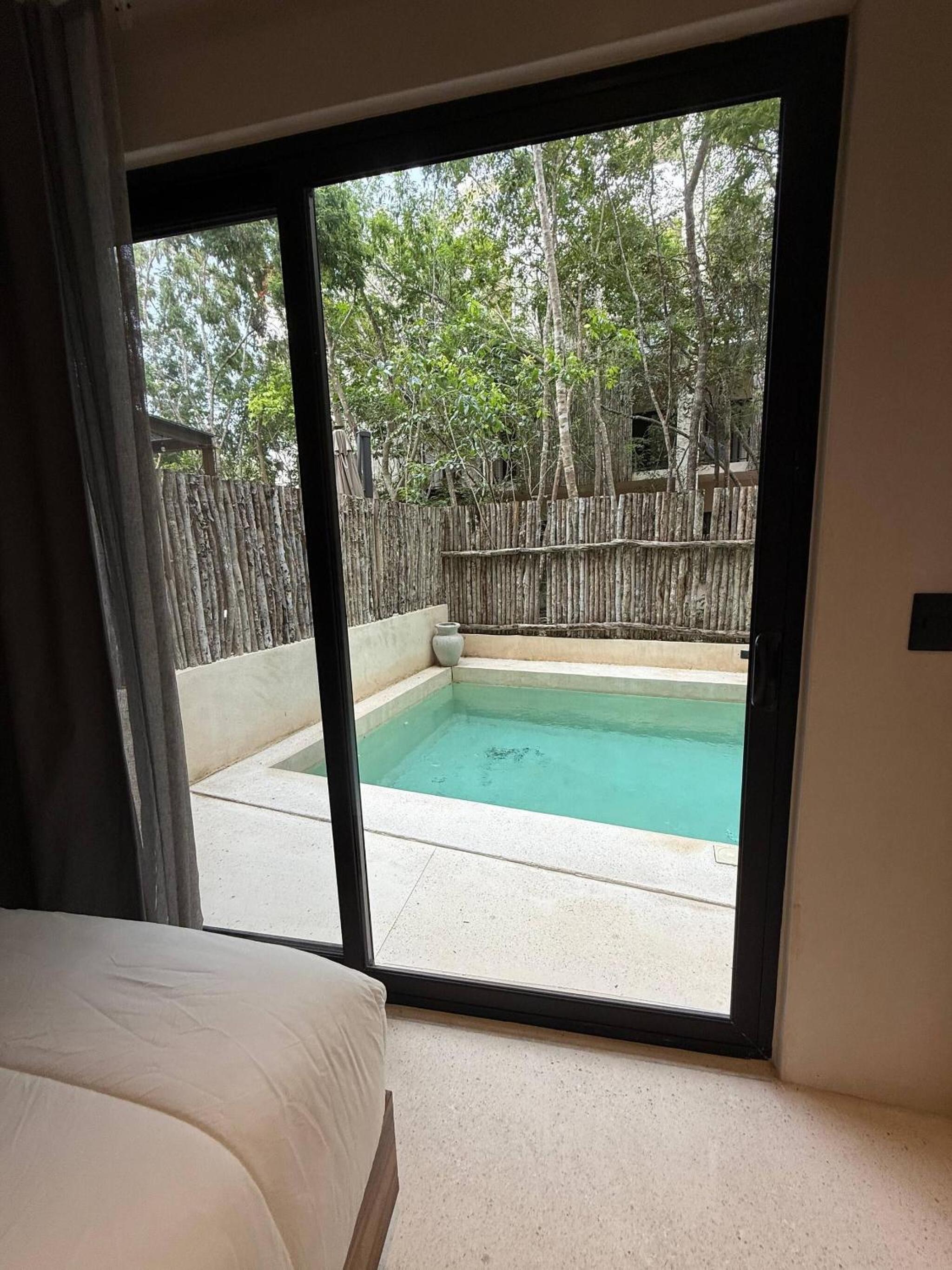 Great 3 bedroom apartment and private pool