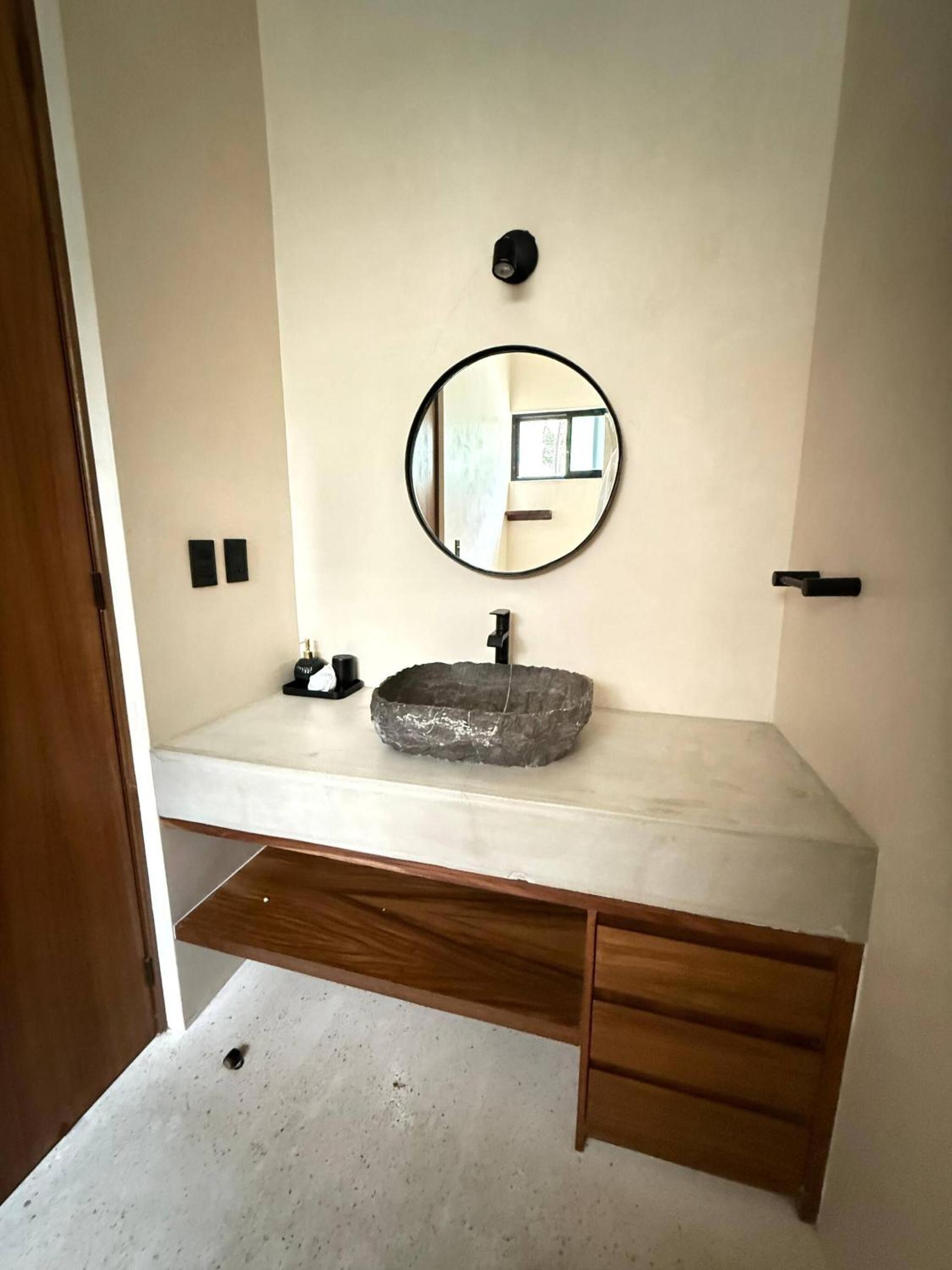 Great 3 bedroom apartment and private pool