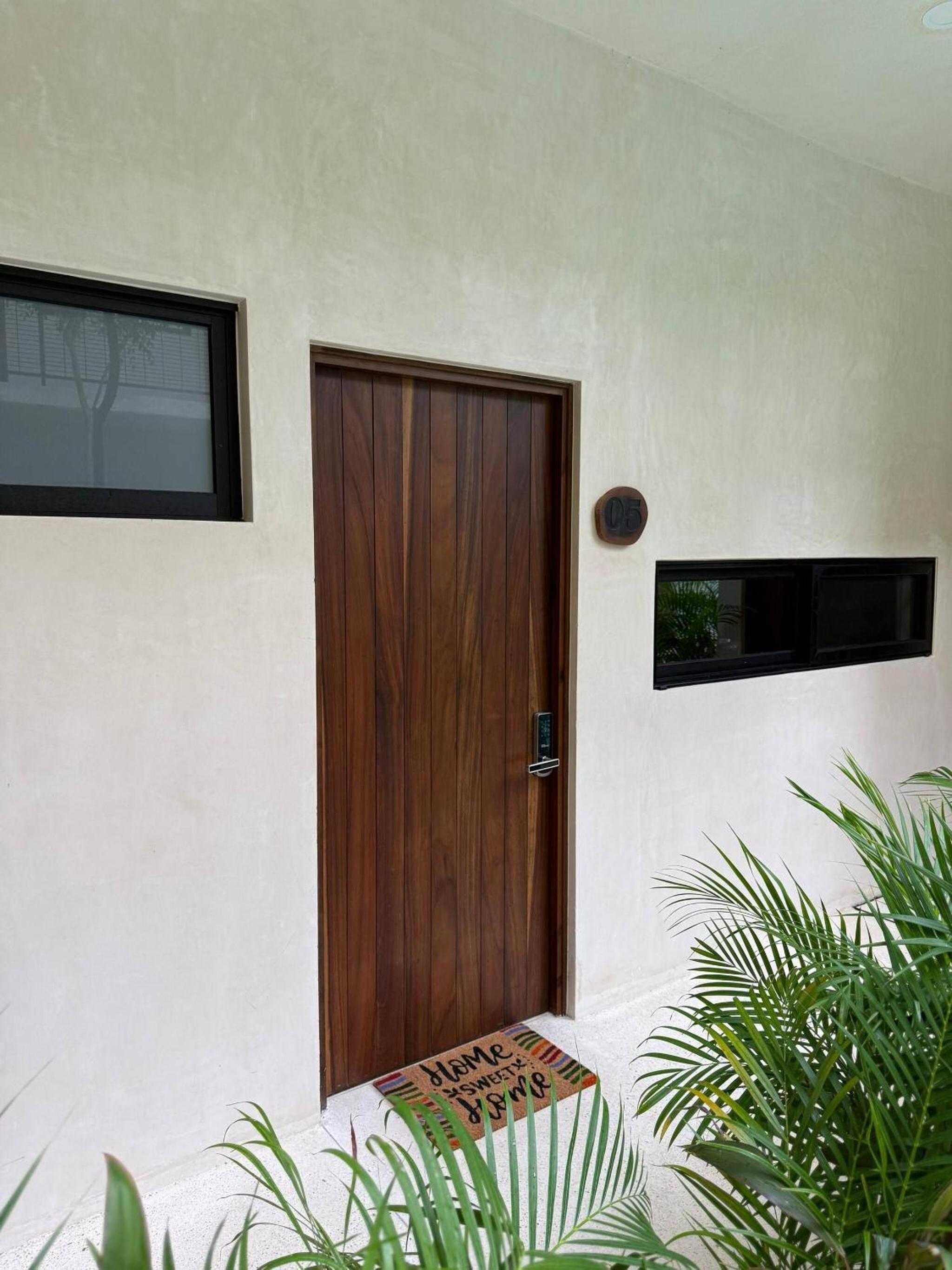 Great 3 bedroom apartment and private pool