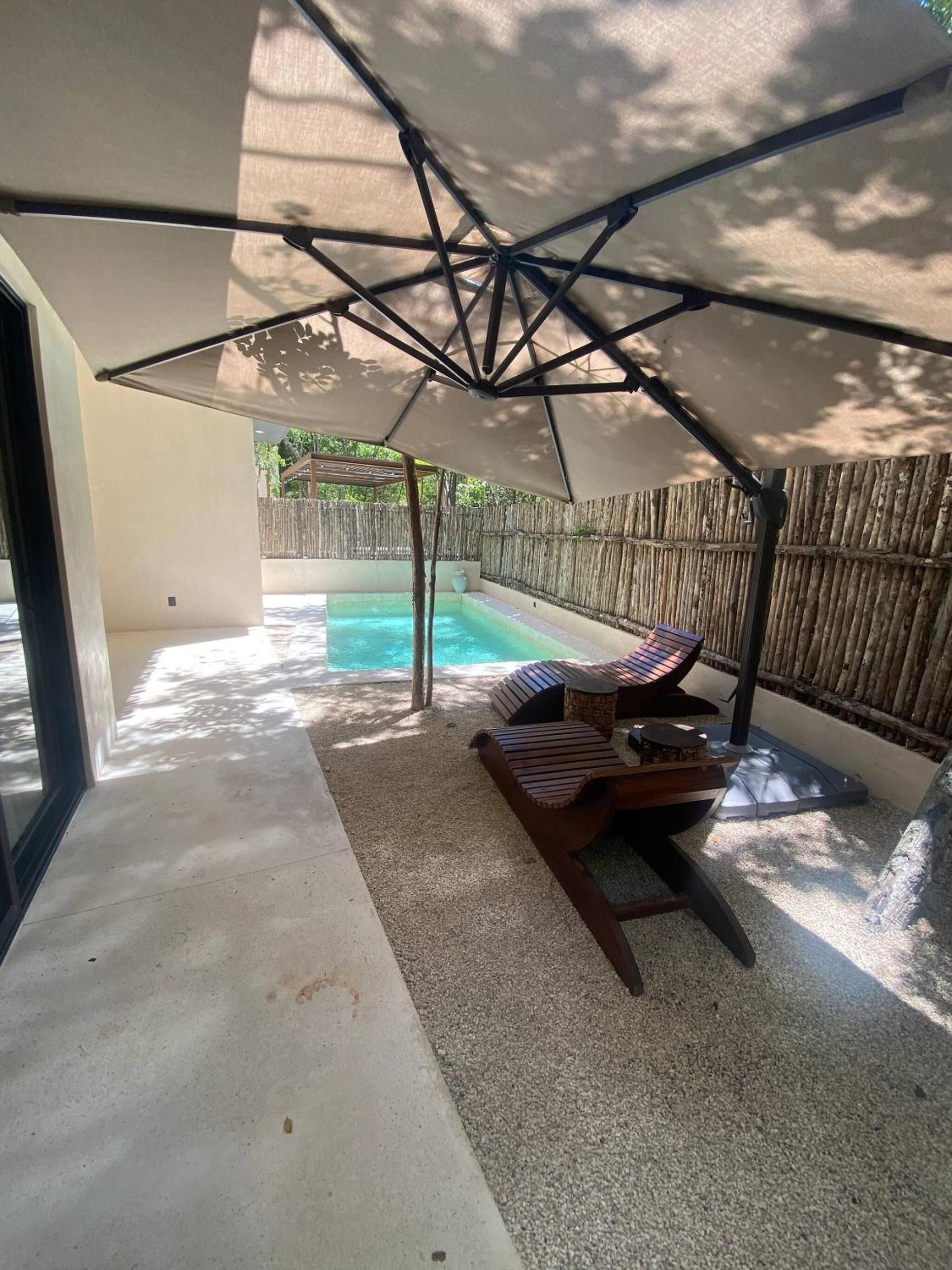 Great 3 bedroom apartment and private pool