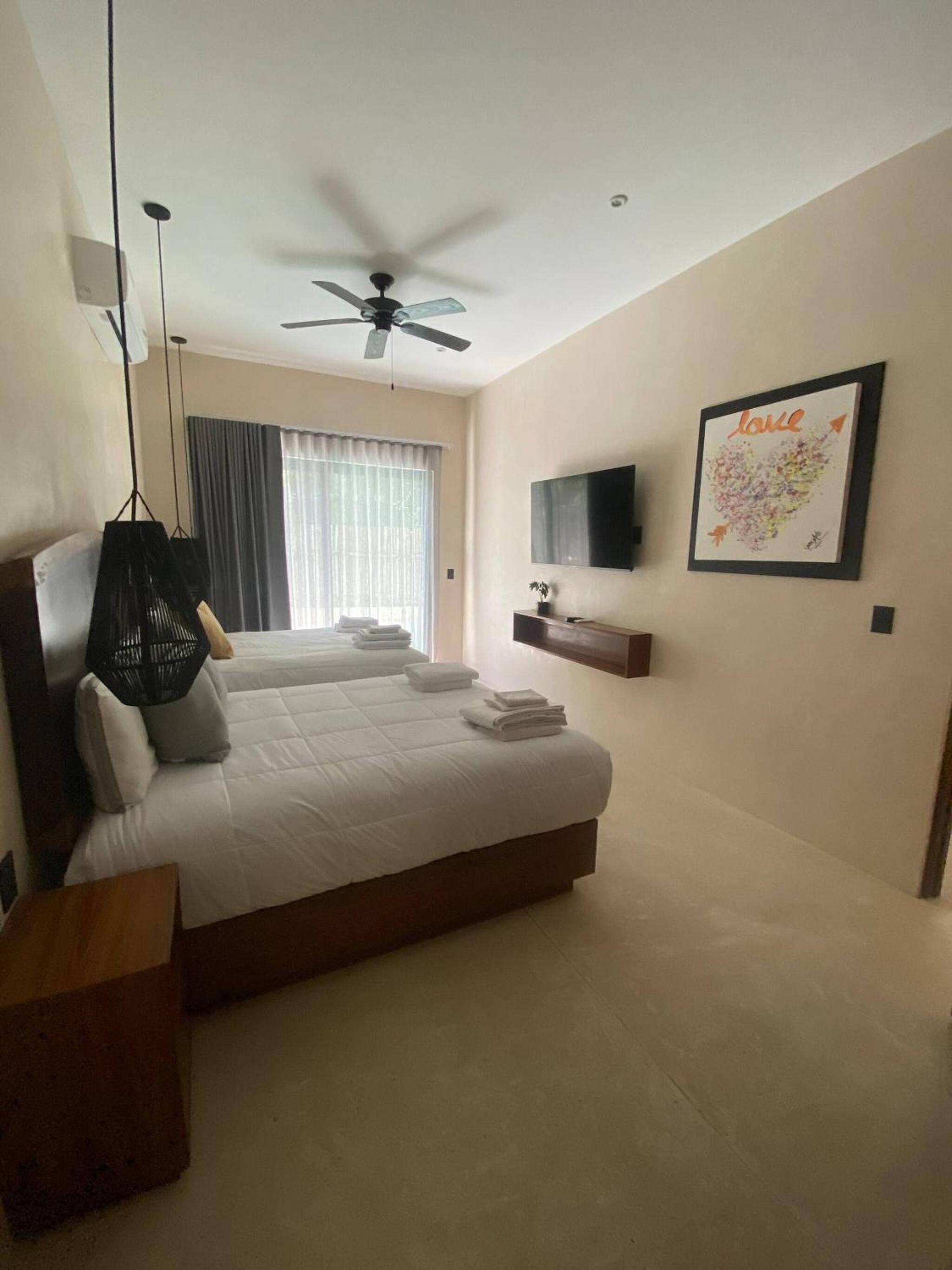 Great 3 bedroom apartment and private pool