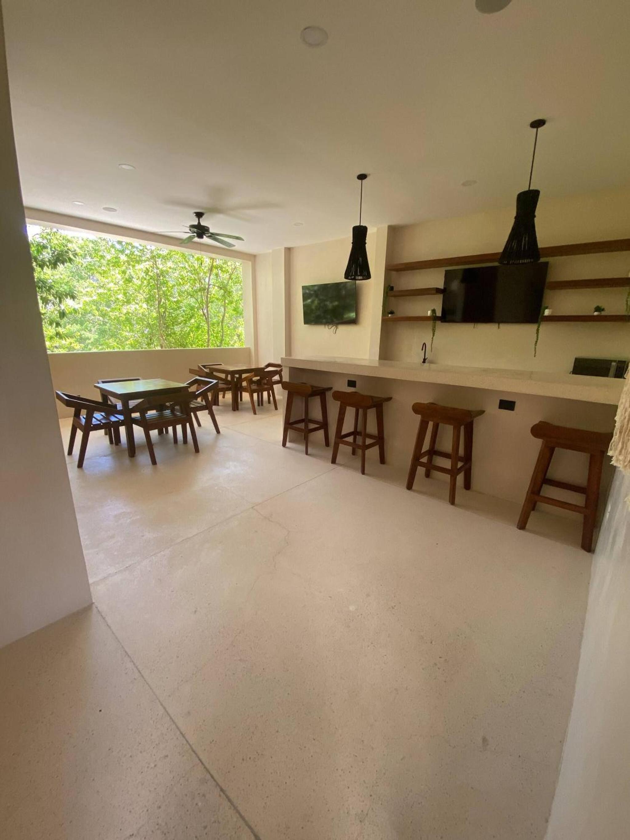 Great 3 bedroom apartment and private pool