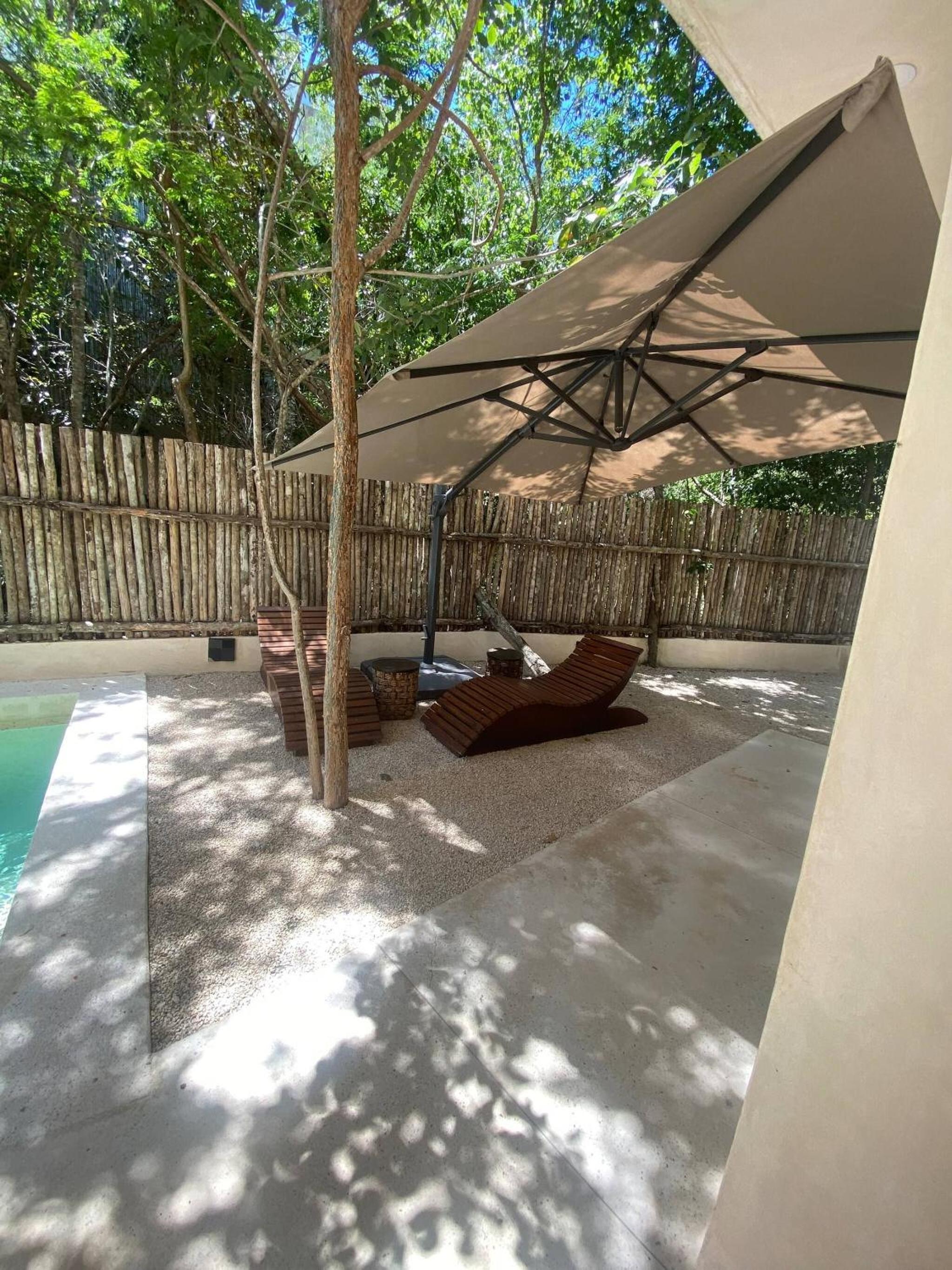 Great 3 bedroom apartment and private pool