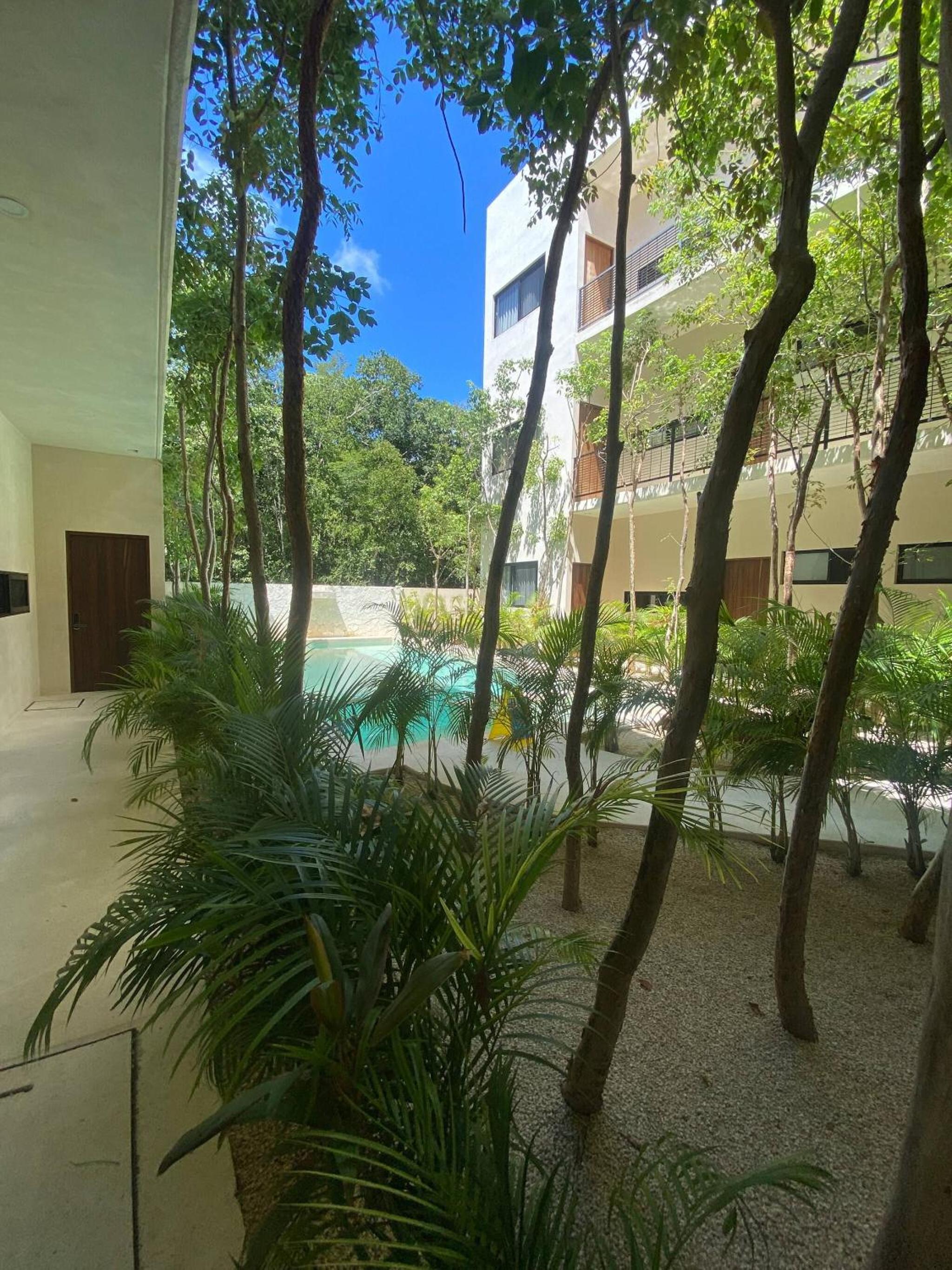 Great 3 bedroom apartment and private pool