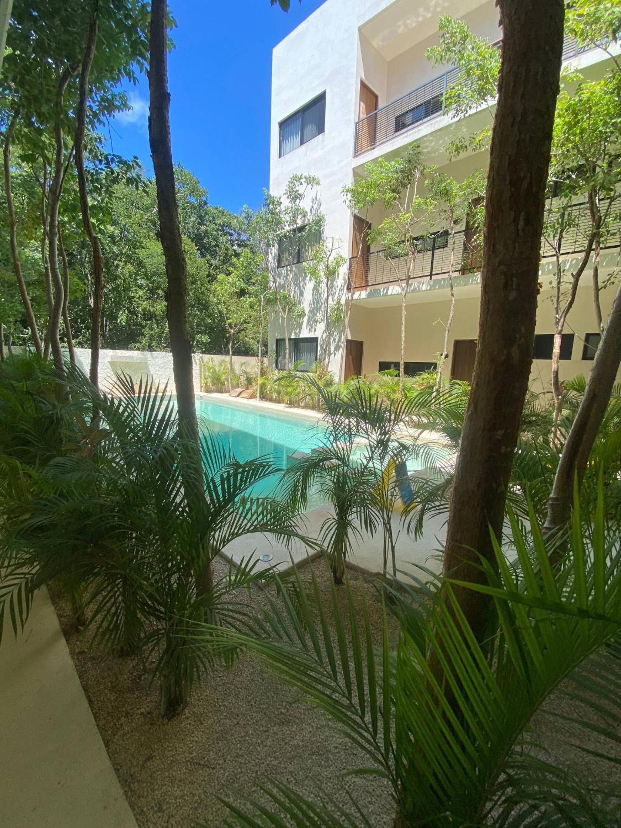 Great 3 bedroom apartment and private pool