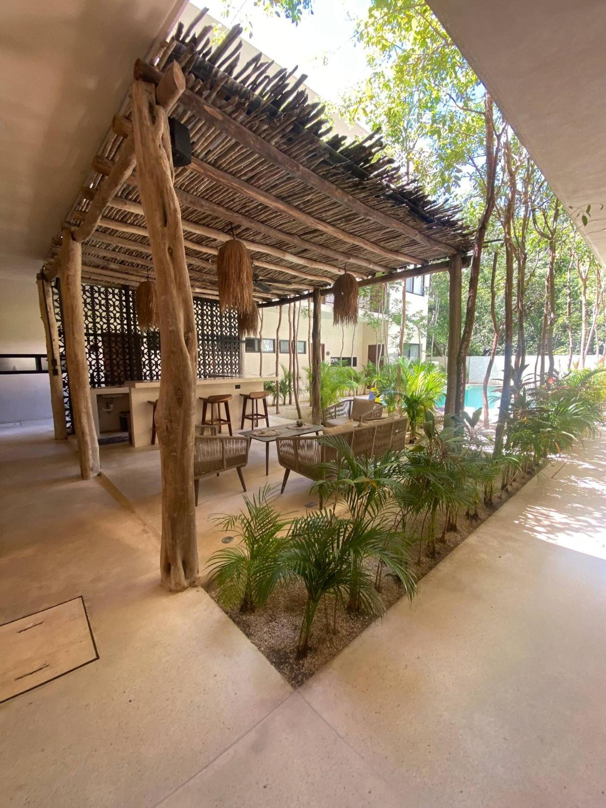 Great 3 bedroom apartment and private pool