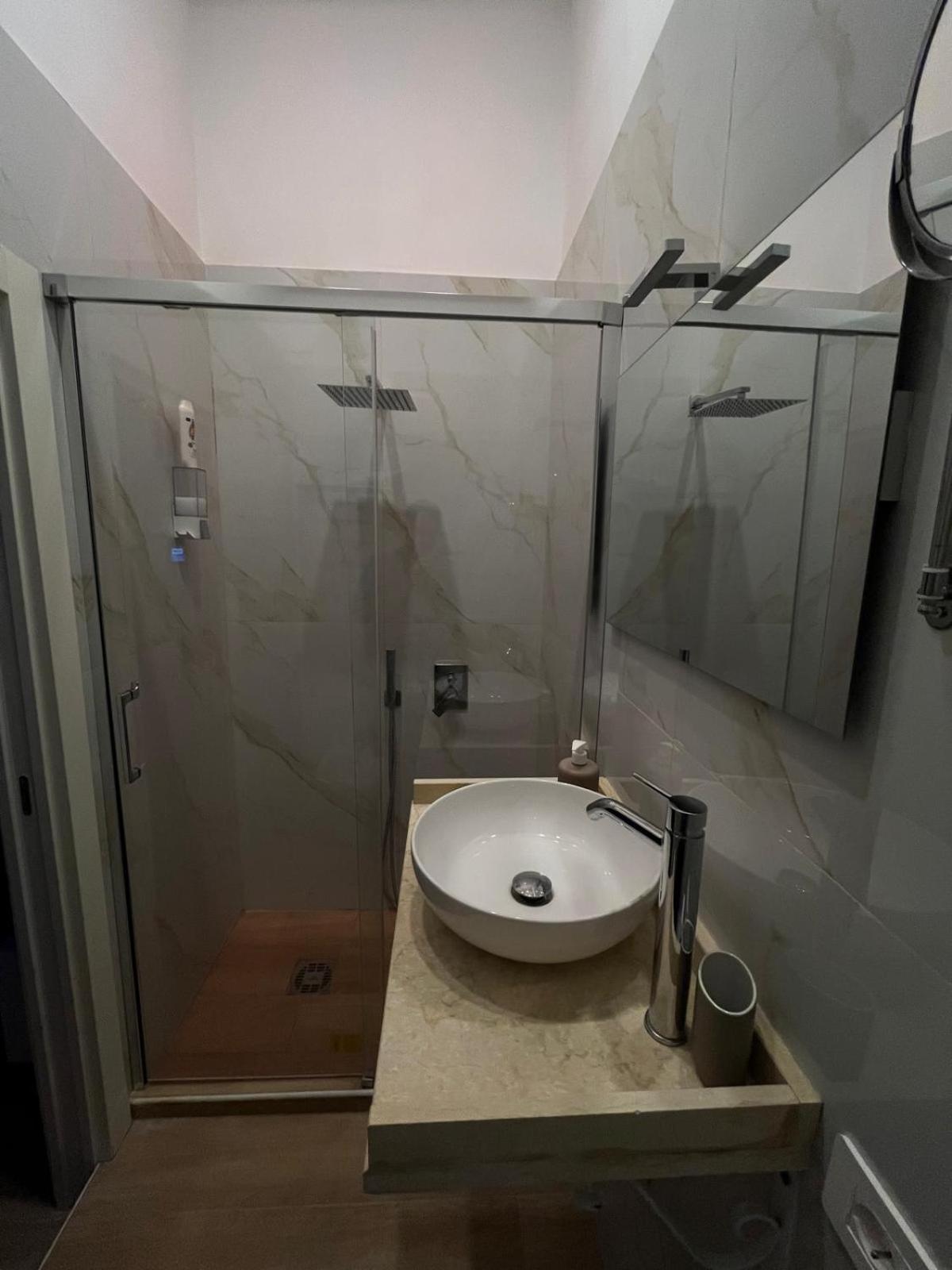 Luxury Suites Glory Tower