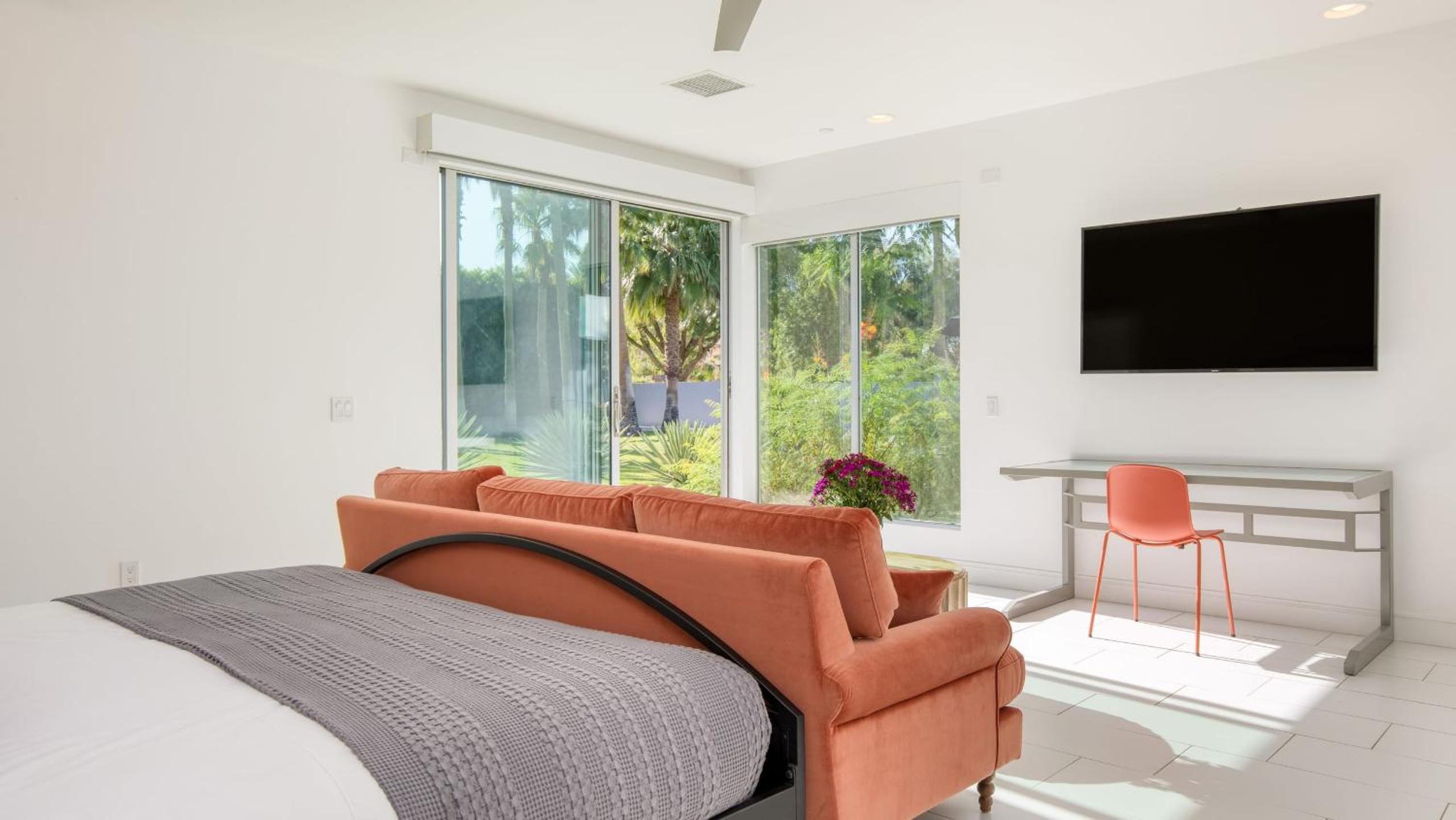 2 Luxe Villas Sleeps 24 Pool Putting Green Polo Villas Mira by AvantStay
