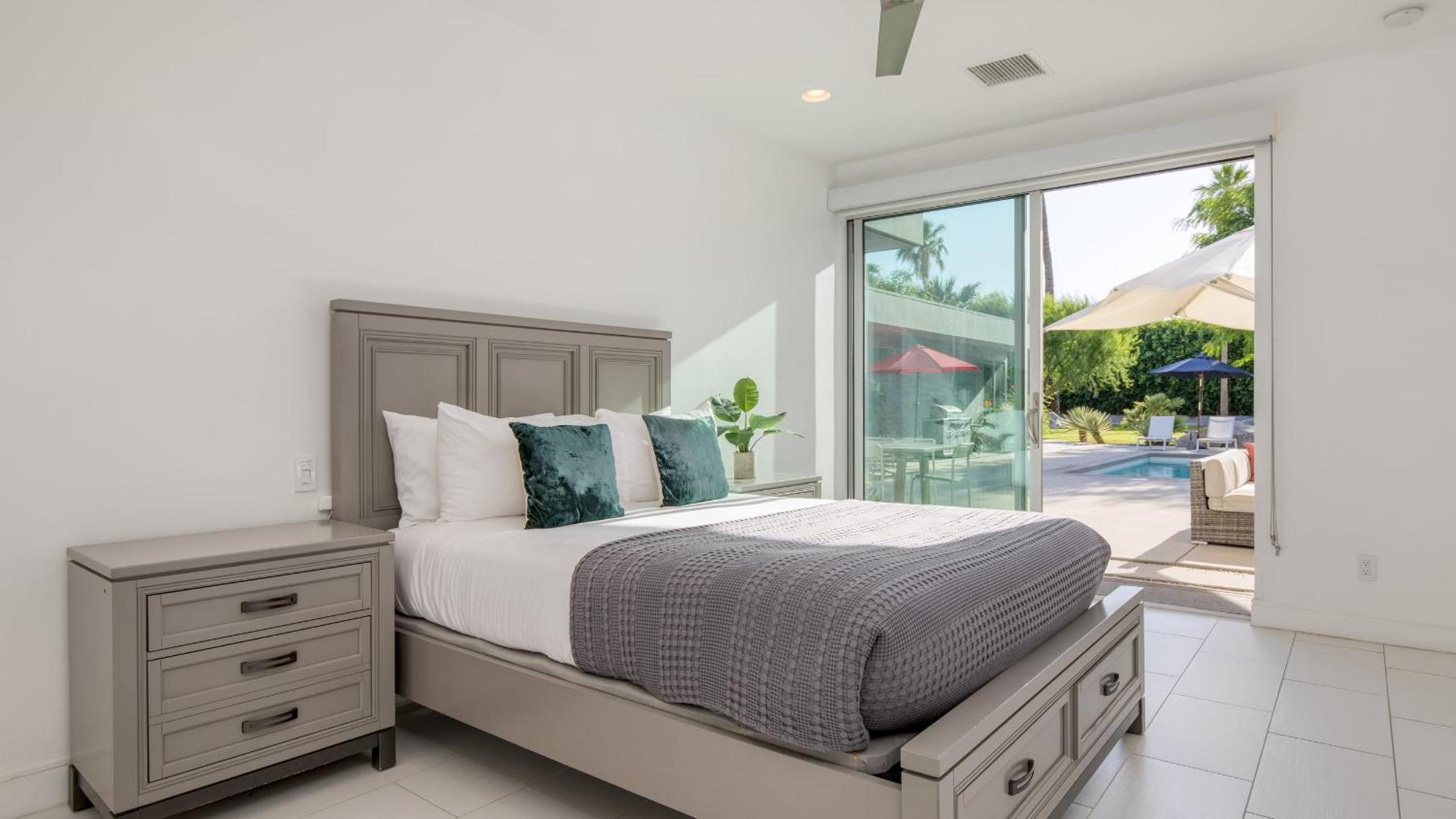 2 Luxe Villas Sleeps 24 Pool Putting Green Polo Villas Mira by AvantStay