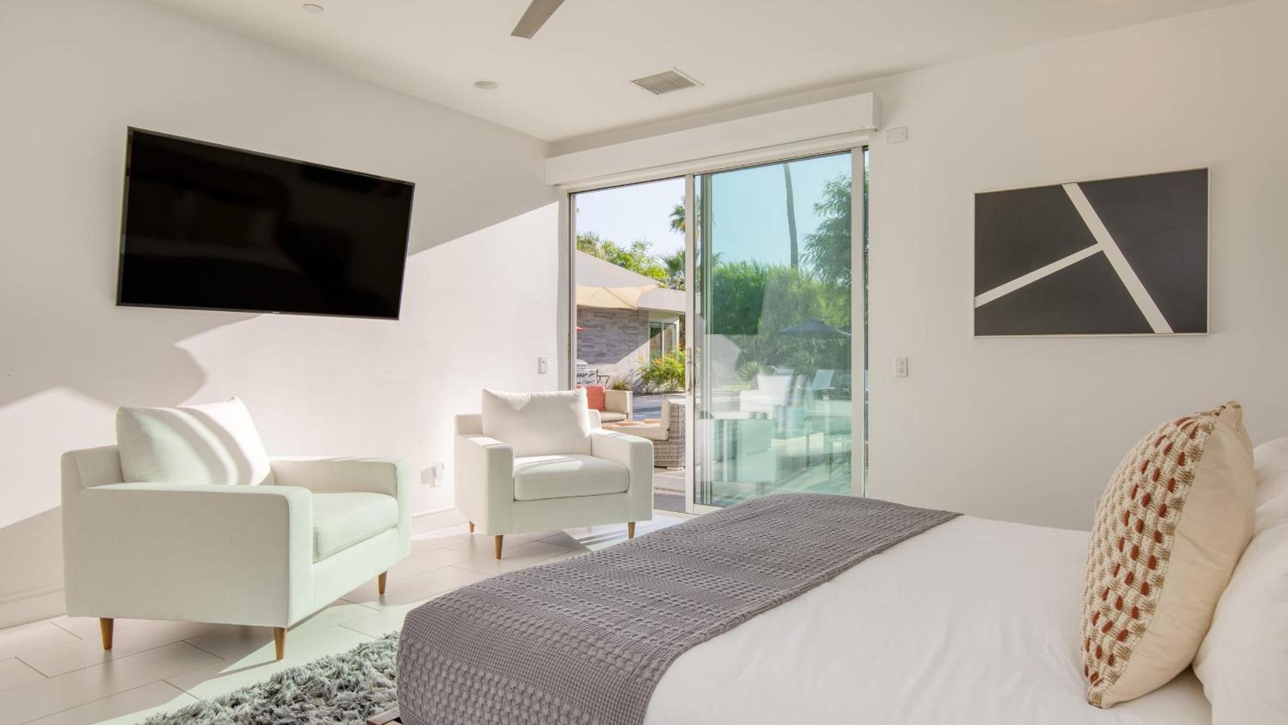 2 Luxe Villas Sleeps 24 Pool Putting Green Polo Villas Mira by AvantStay