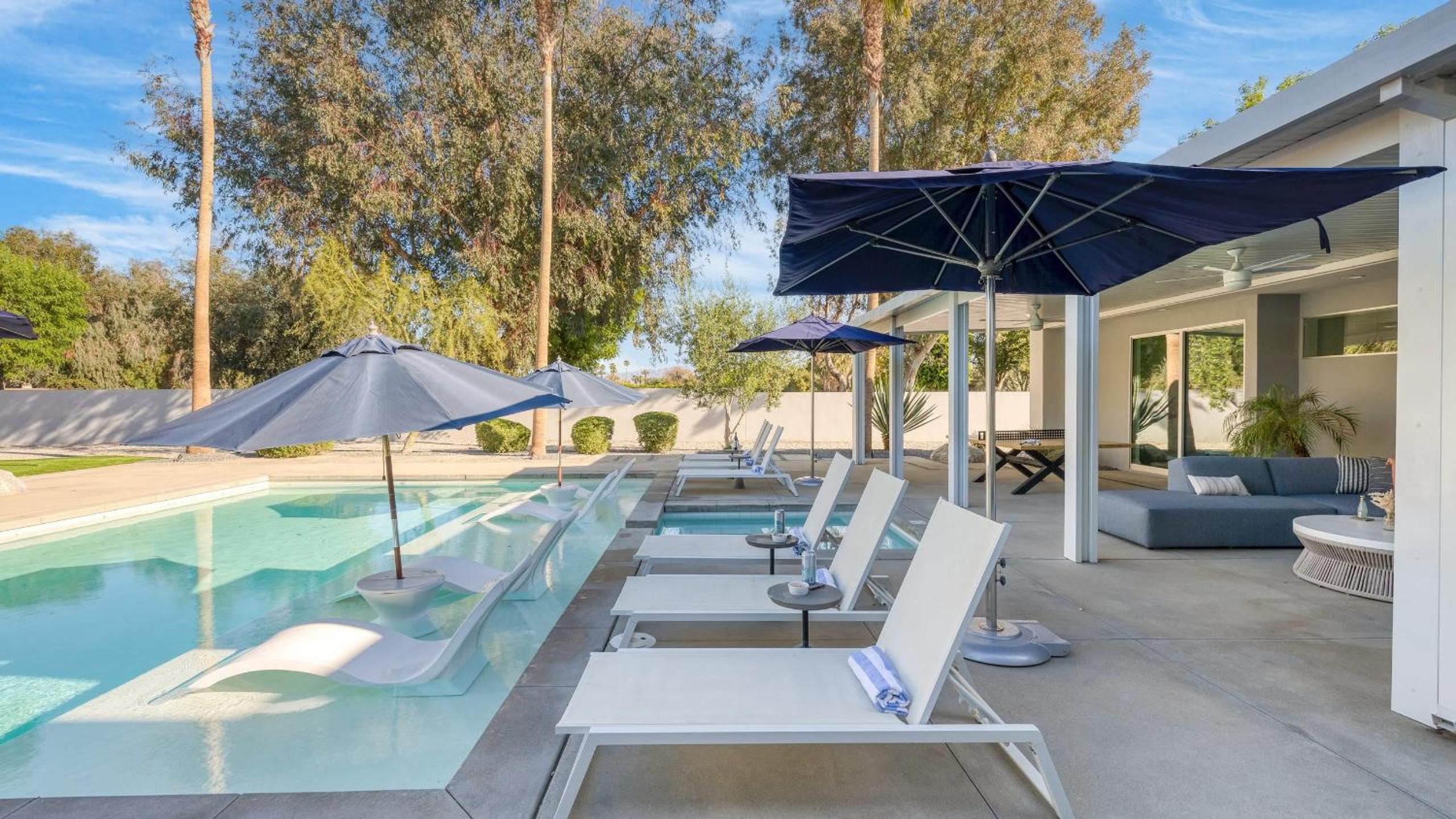 2 Luxe Villas Sleeps 24 Pool Putting Green Polo Villas Mira by AvantStay