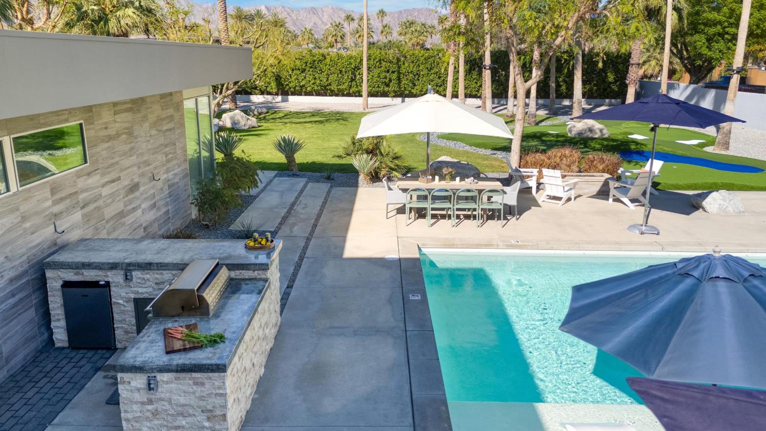 2 Luxe Villas Sleeps 24 Pool Putting Green Polo Villas Mira by AvantStay