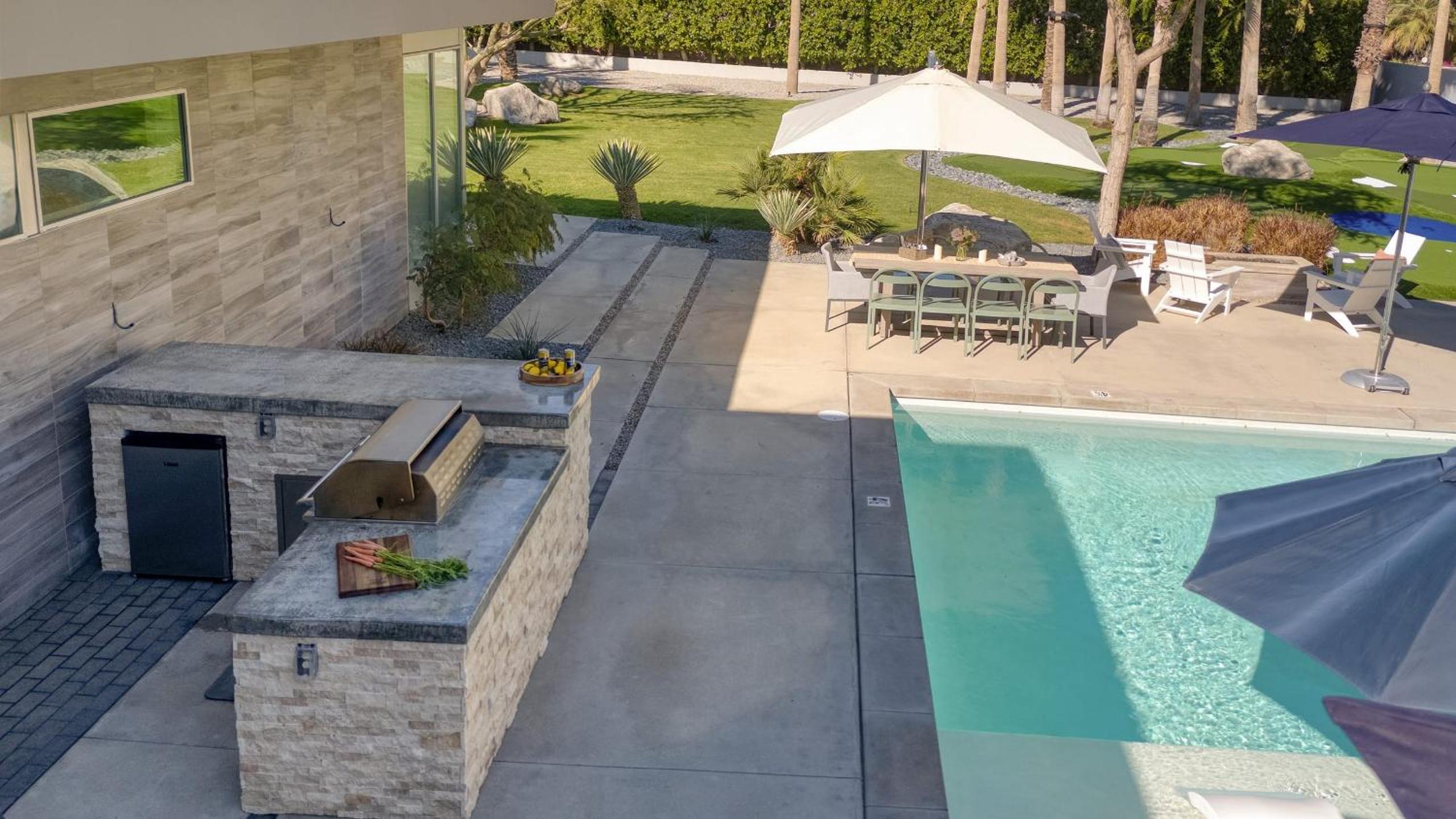 2 Luxe Villas Sleeps 24 Pool Putting Green Polo Villas Mira by AvantStay