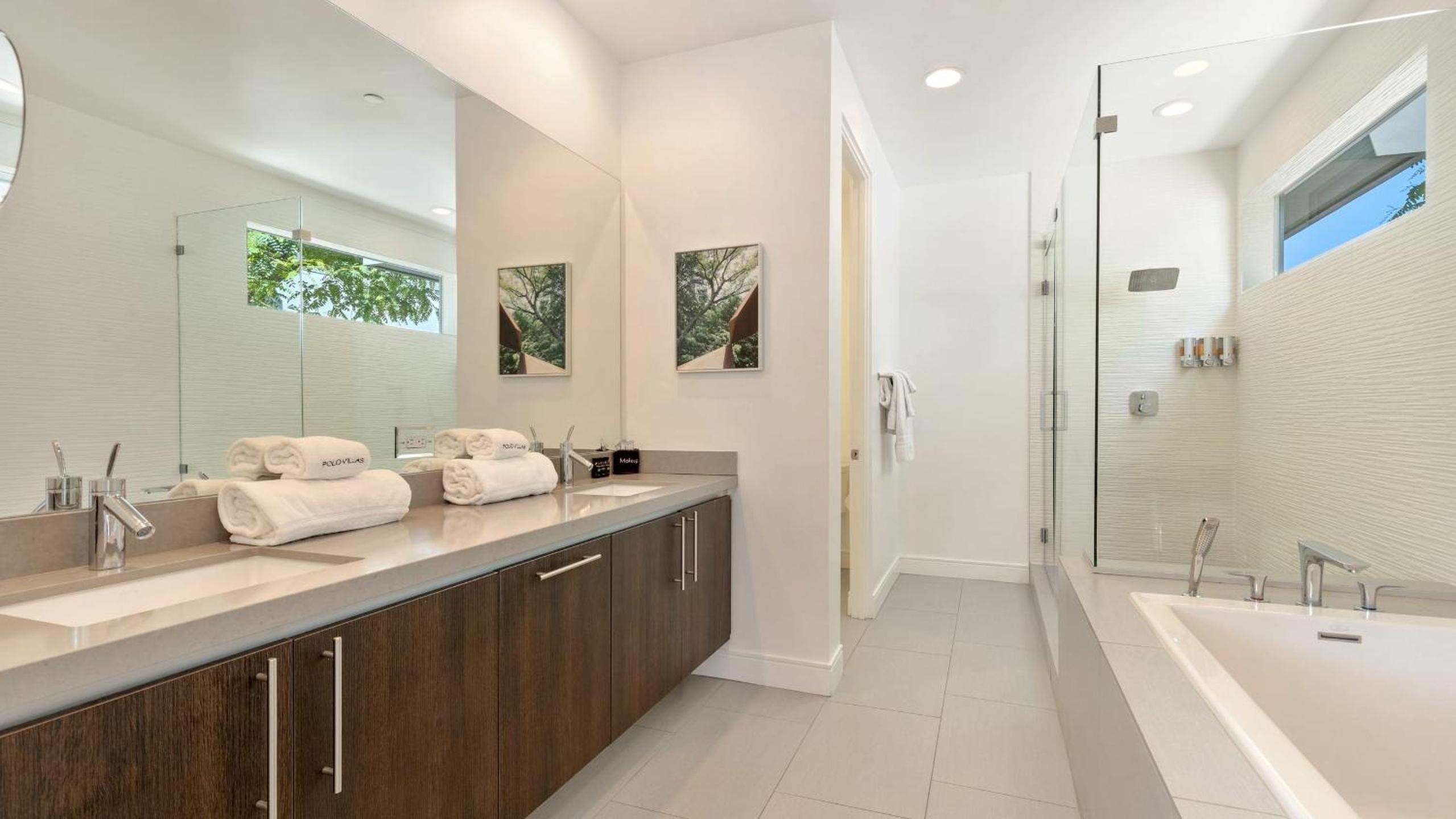 2 Luxe Villas Sleeps 24 Pool Putting Green Polo Villas Mira by AvantStay