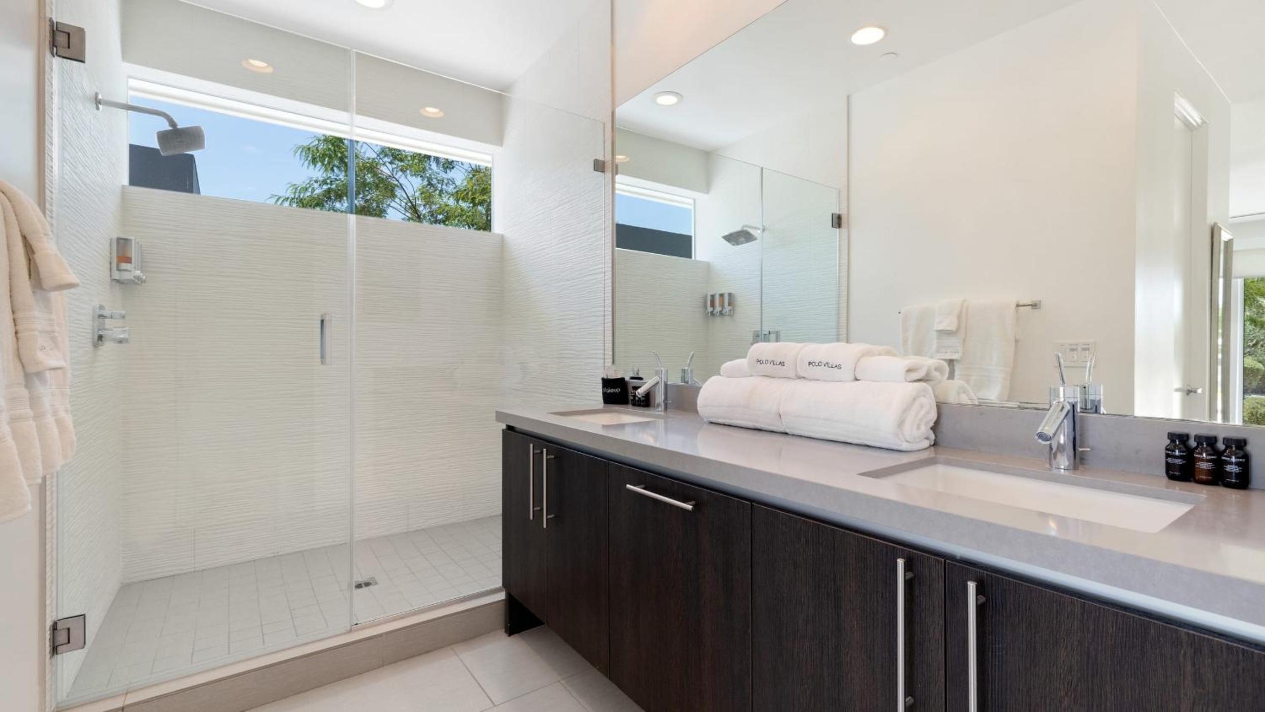 2 Luxe Villas Sleeps 24 Pool Putting Green Polo Villas Mira by AvantStay