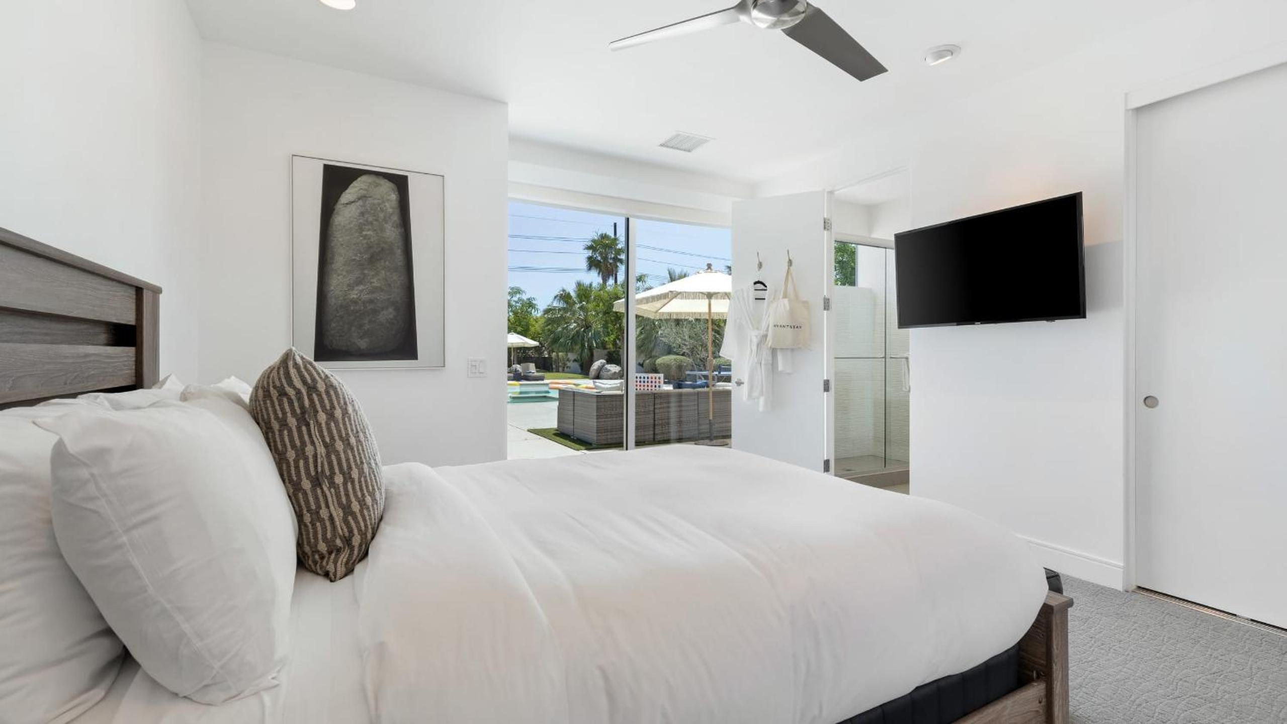2 Luxe Villas Sleeps 24 Pool Putting Green Polo Villas Mira by AvantStay
