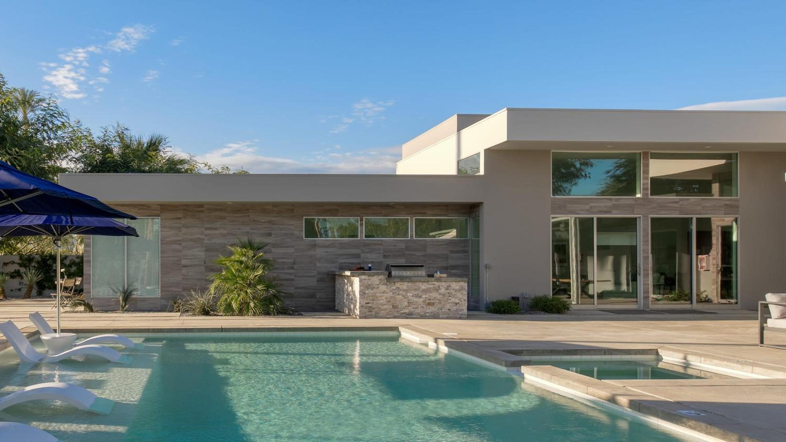 2 Luxe Villas Sleeps 24 Pool Putting Green Polo Villas Mira by AvantStay