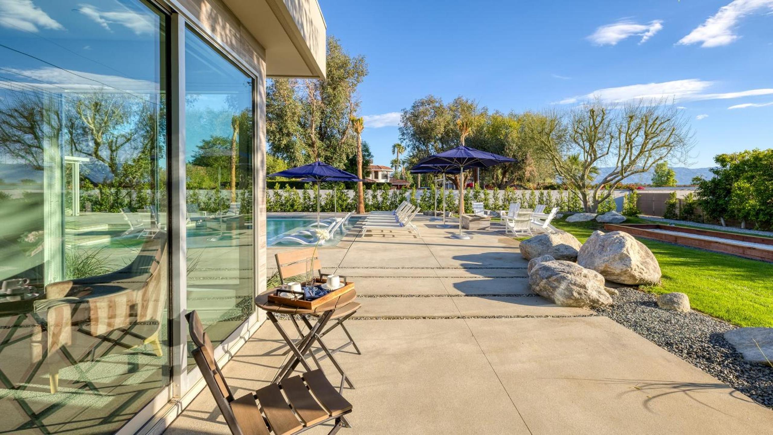 2 Luxe Villas Sleeps 24 Pool Putting Green Polo Villas Mira by AvantStay