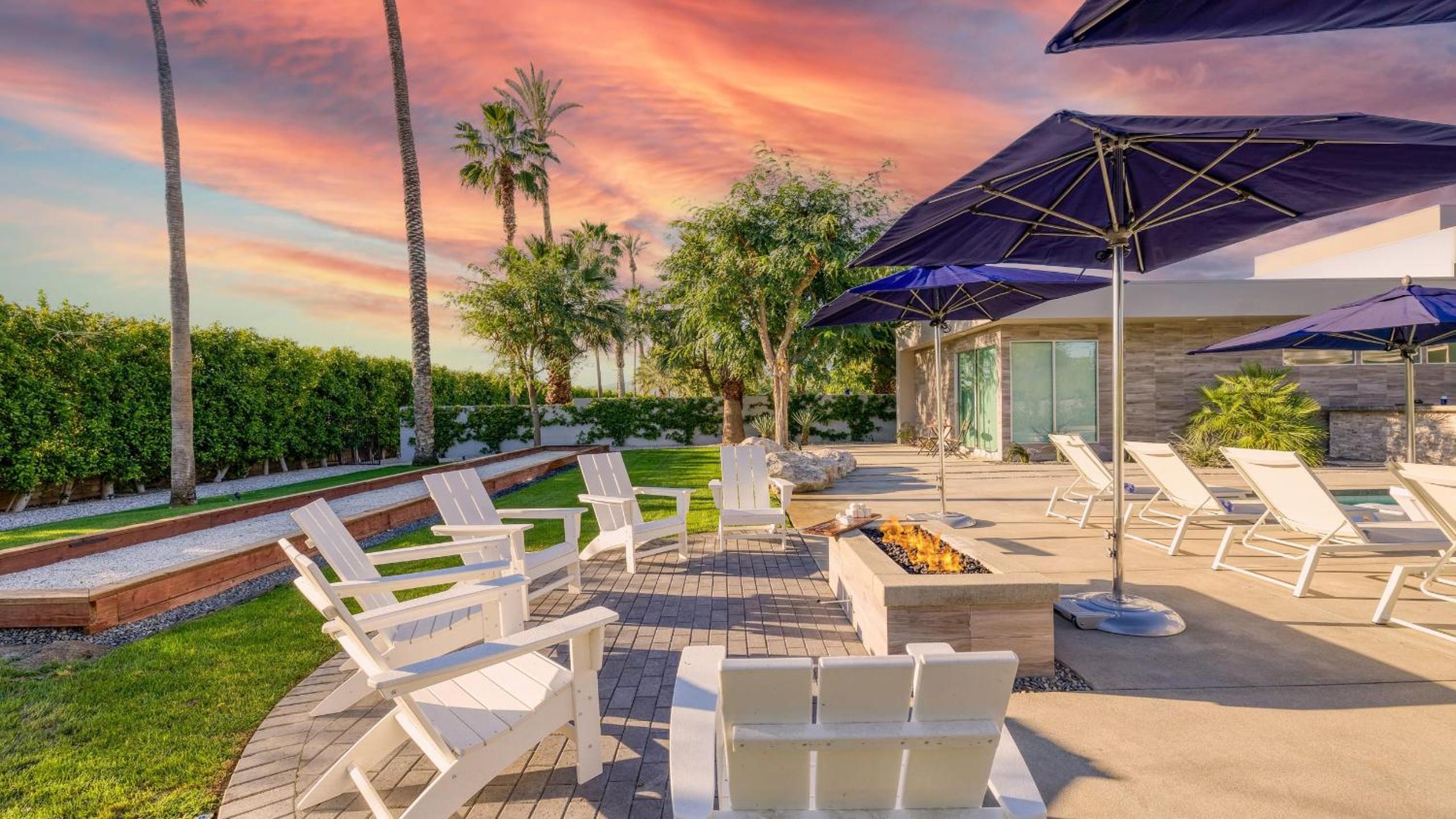 2 Luxe Villas Sleeps 24 Pool Putting Green Polo Villas Mira by AvantStay