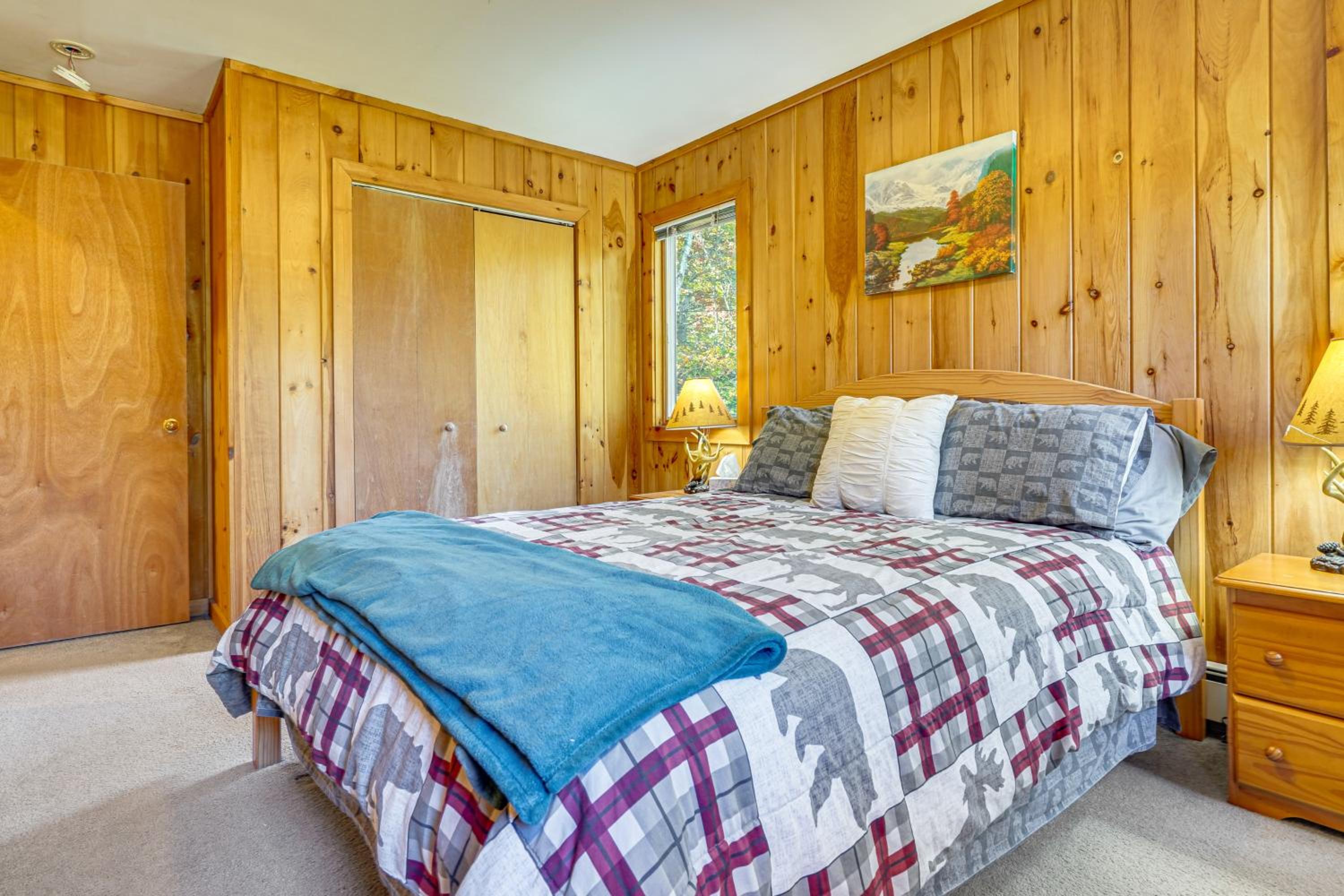 Riverfront Home with Hot Tub Near Killington Resort
