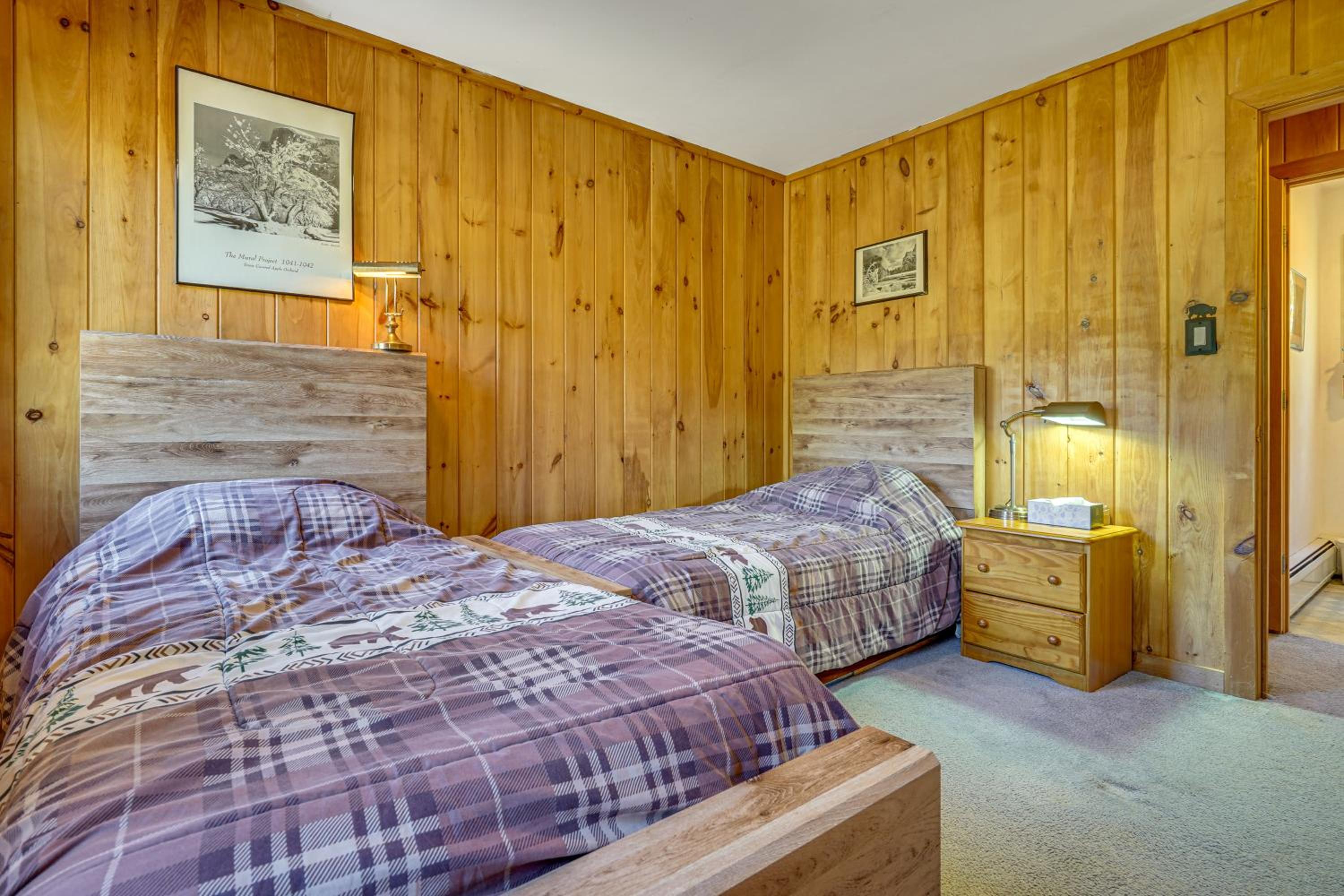 Riverfront Home with Hot Tub Near Killington Resort