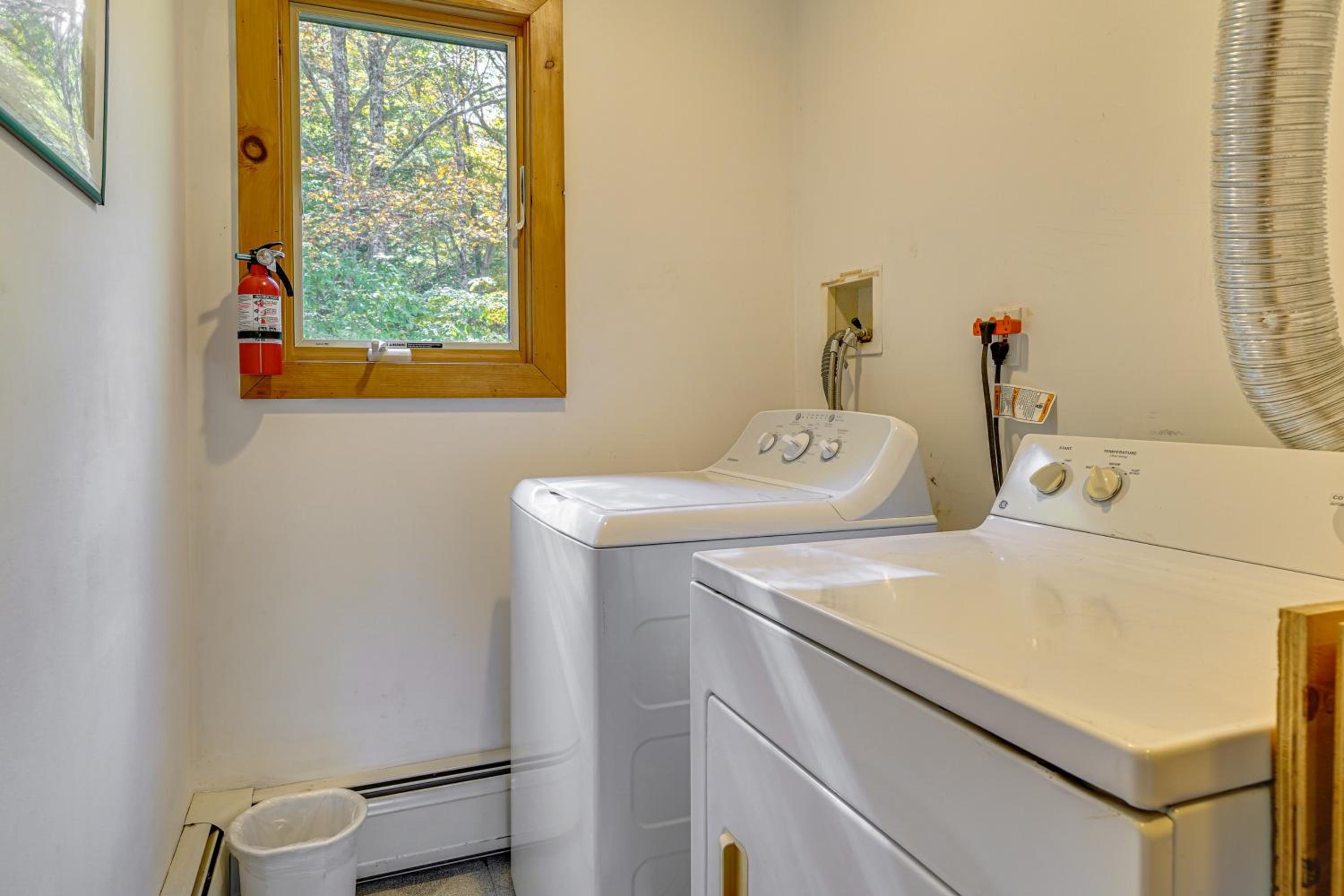 Riverfront Home with Hot Tub Near Killington Resort
