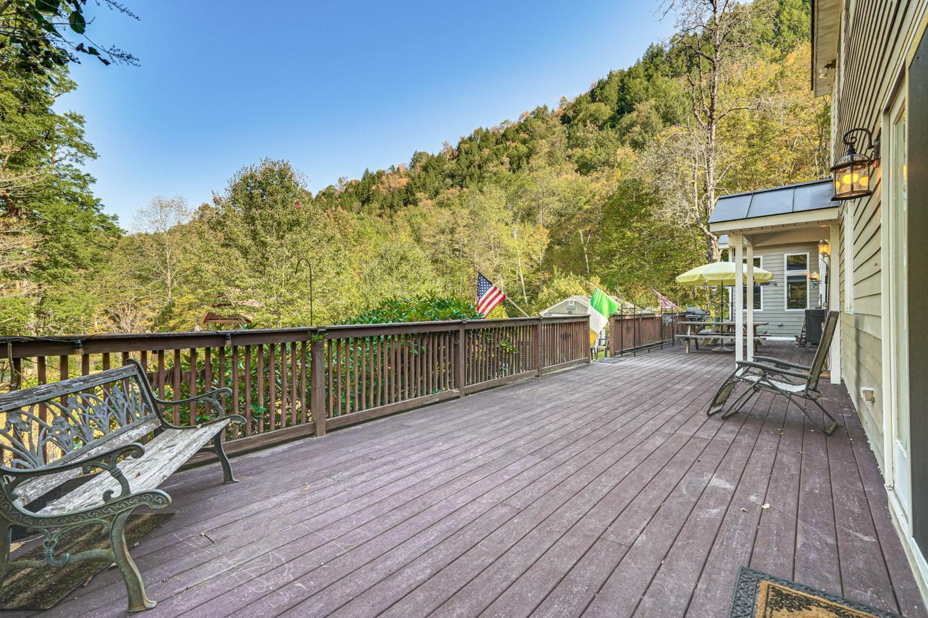 Riverfront Home with Hot Tub Near Killington Resort