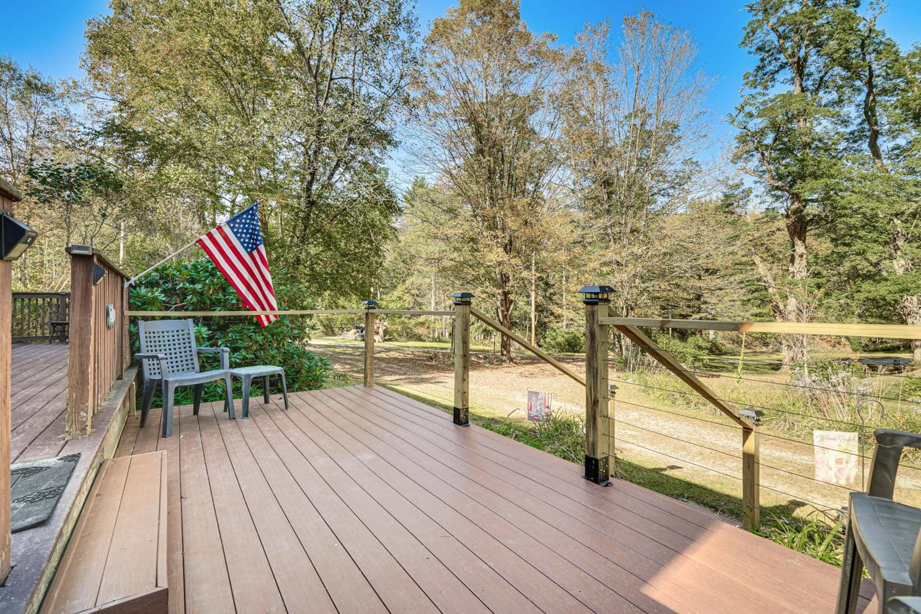 Riverfront Home with Hot Tub Near Killington Resort