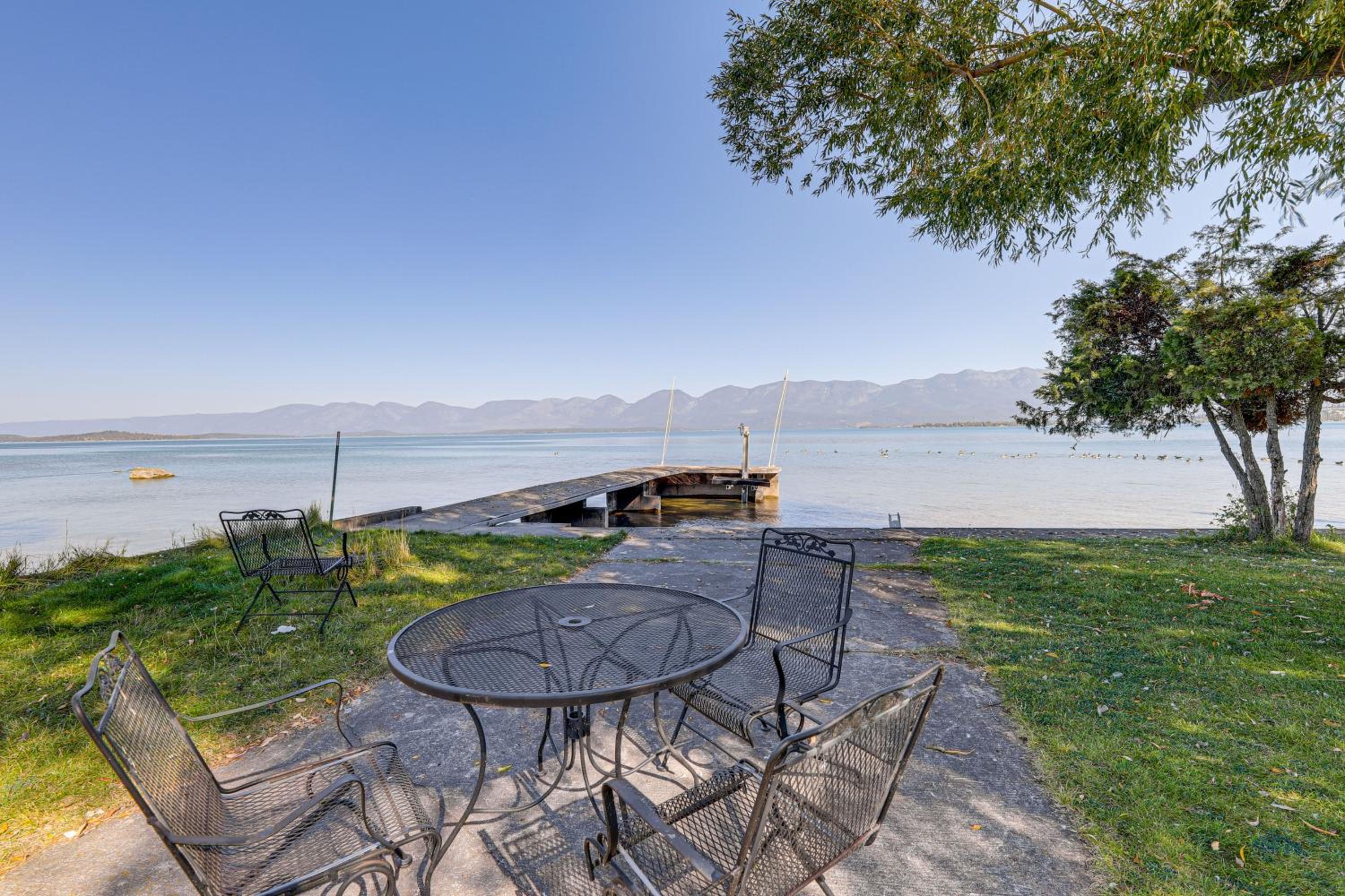Hot Tub, Views and Private Dock Polson Haven!