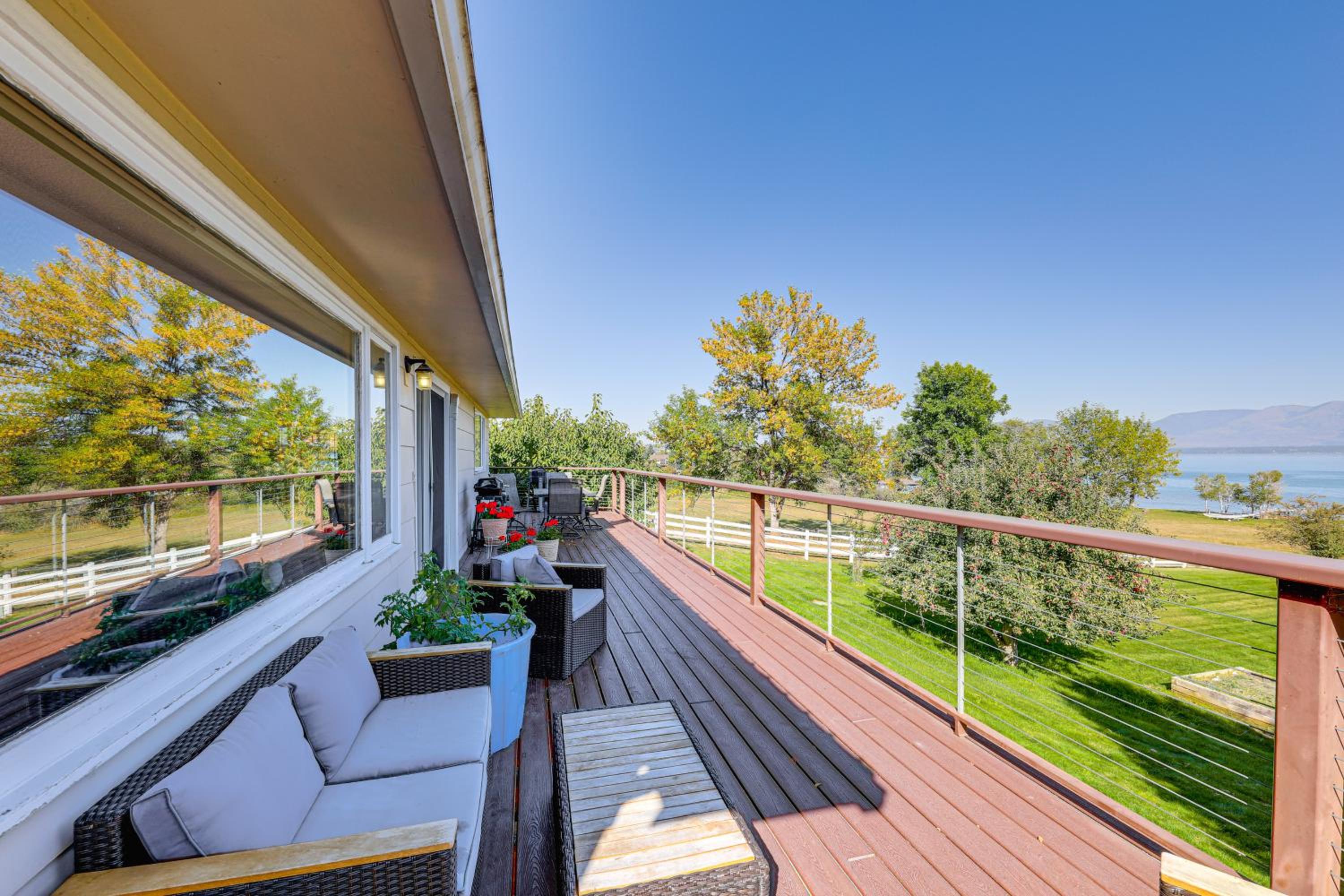 Hot Tub, Views and Private Dock Polson Haven!
