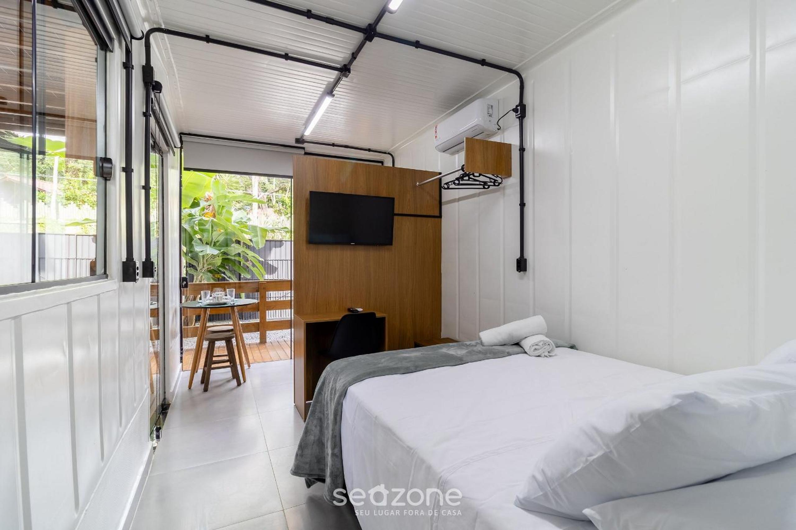 Beautiful and Practical Studios in Lagoa da Conceição - JAS