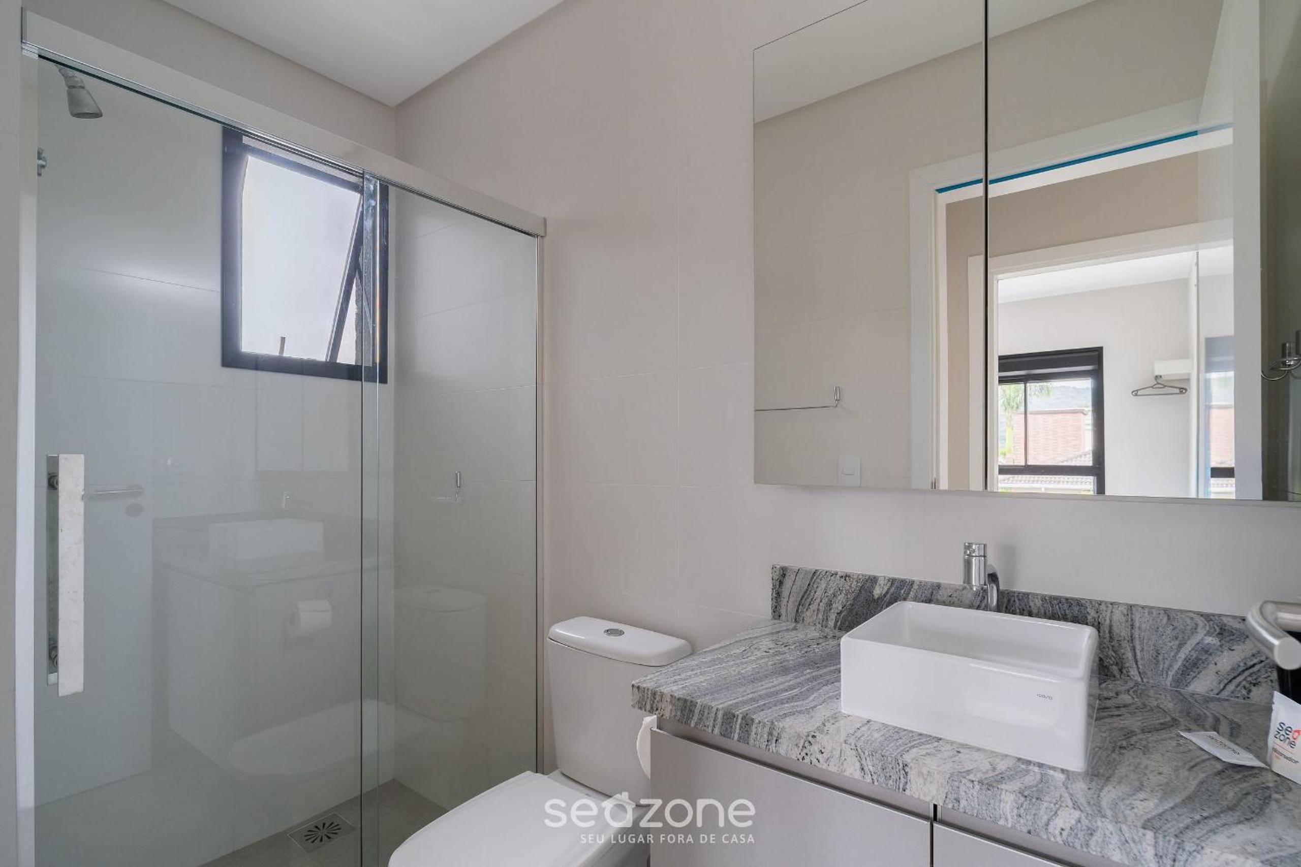 Building with swimming pool 800m from Beach - ACB