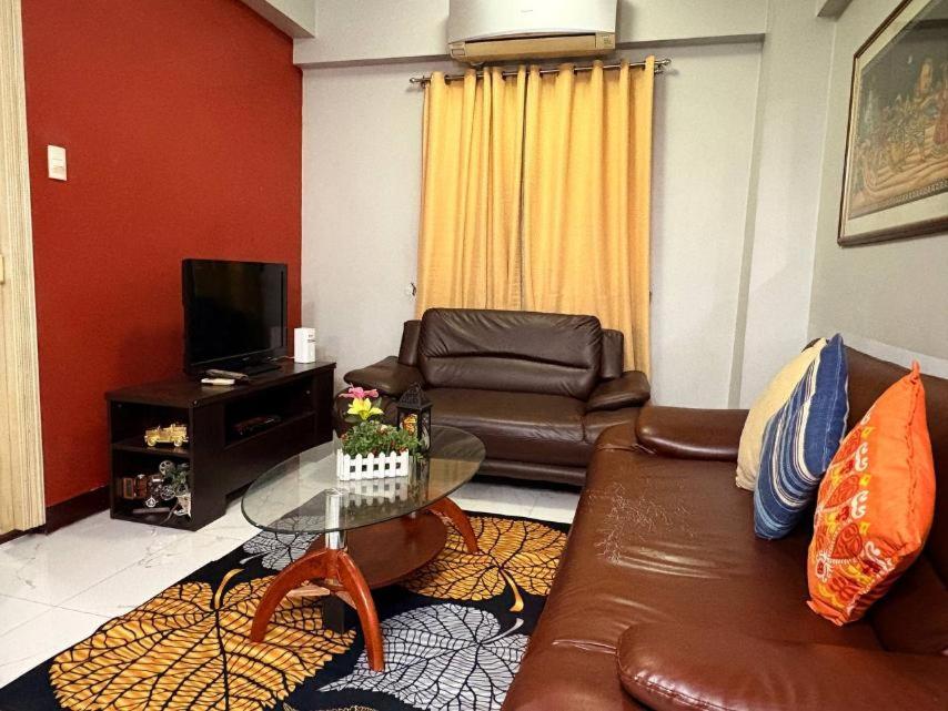 Super Cozy Apartment-Newport Boulevard