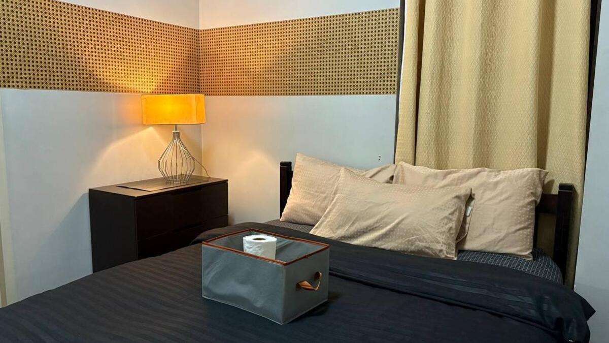 Super Cozy Apartment-Newport Boulevard