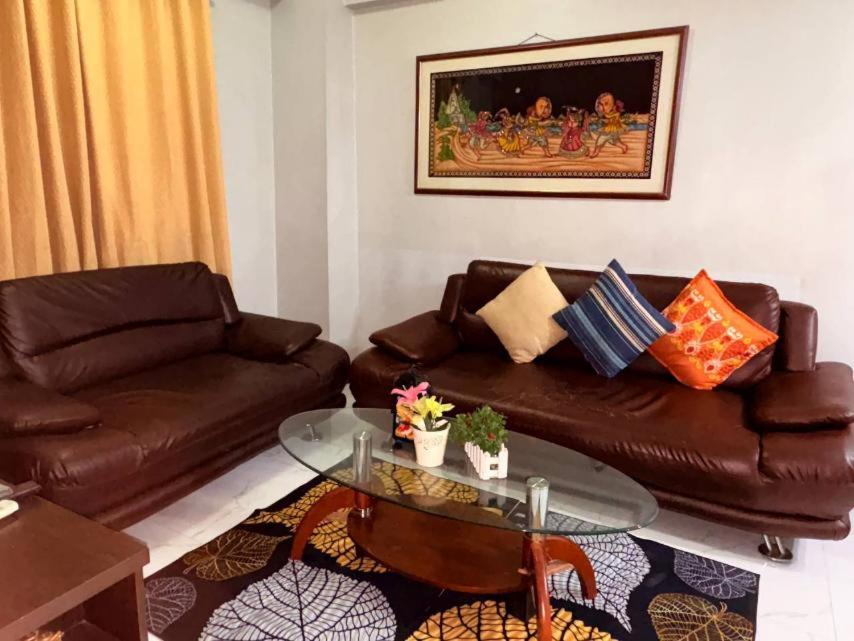 Super Cozy Apartment-Newport Boulevard