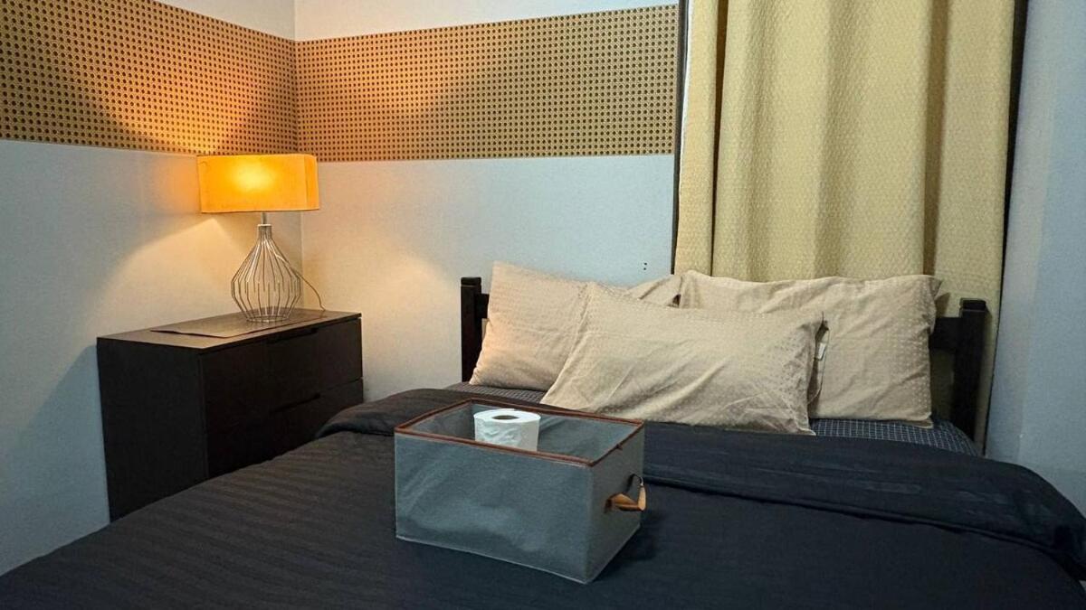Super Cozy Apartment-Newport Boulevard