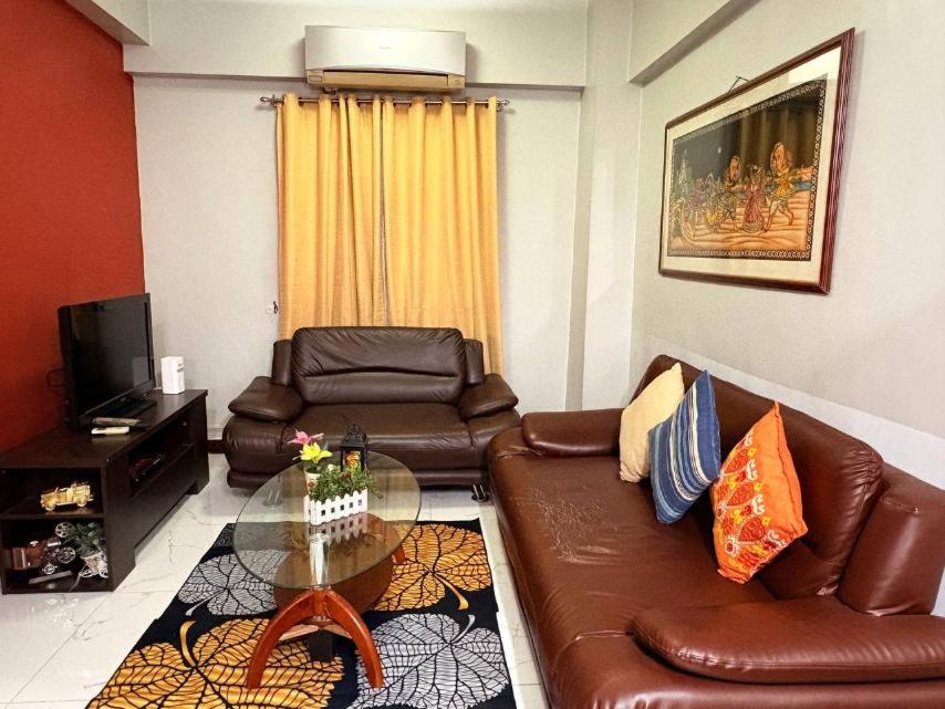 Super Cozy Apartment-Newport Boulevard