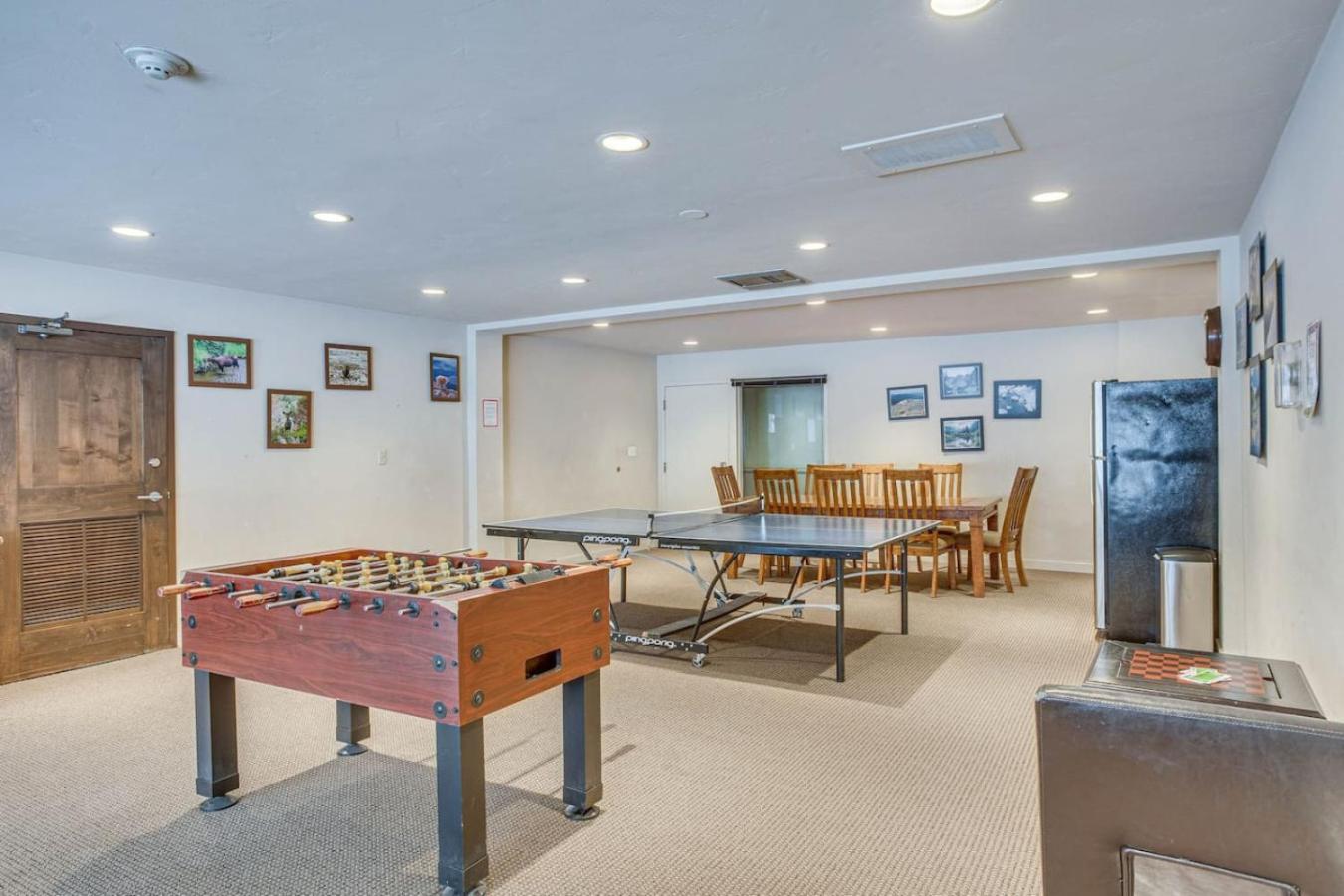 Fall Ridge Retreat with Hot Tub and Pool