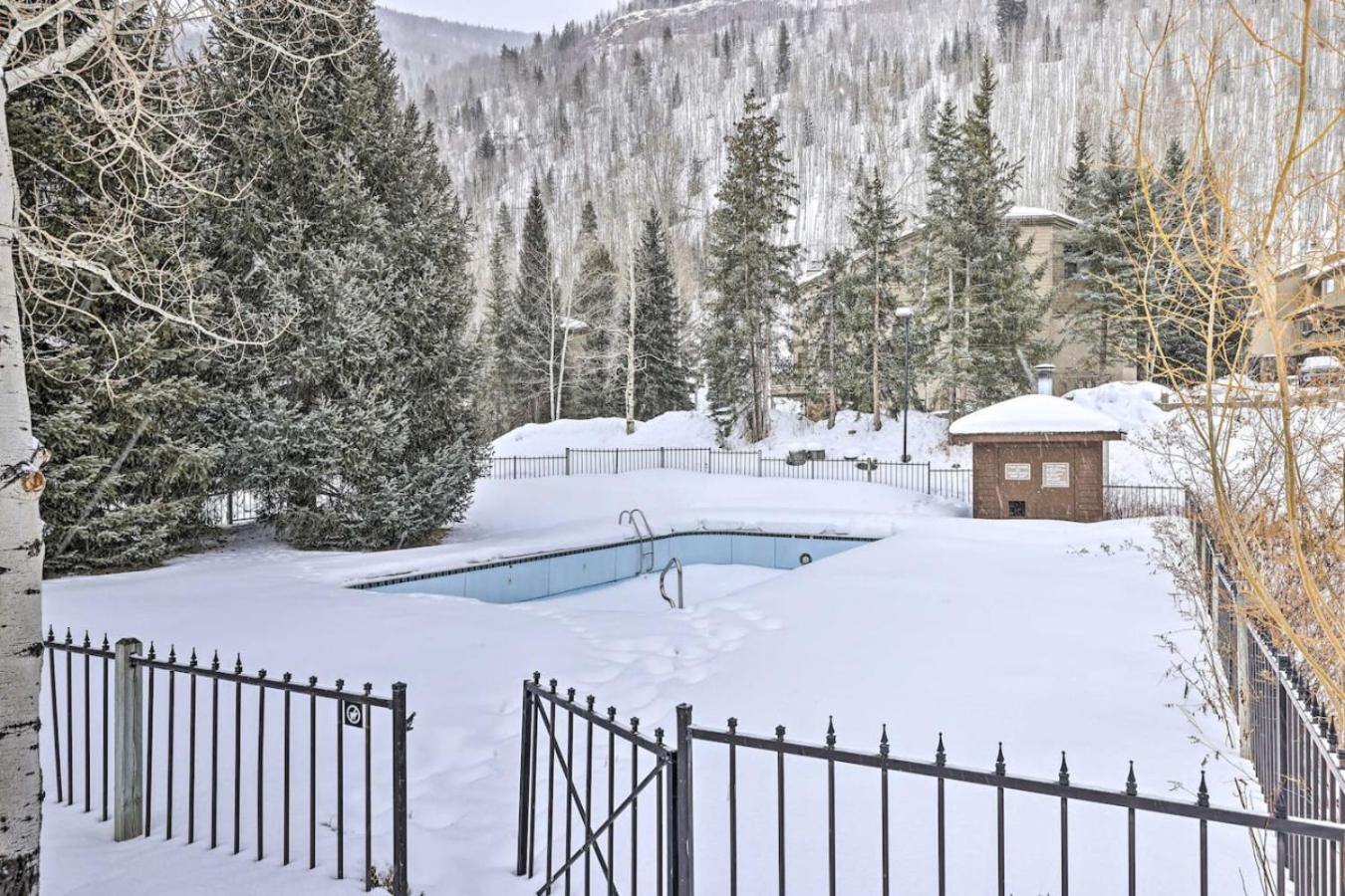 Fall Ridge Retreat with Hot Tub and Pool