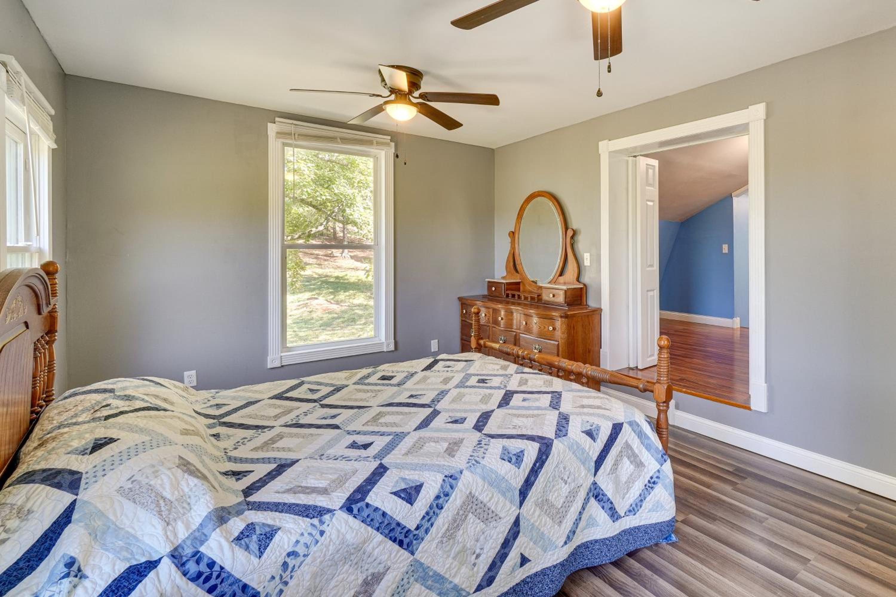Peaceful and Private! Pet-Friendly Williamsburg Home