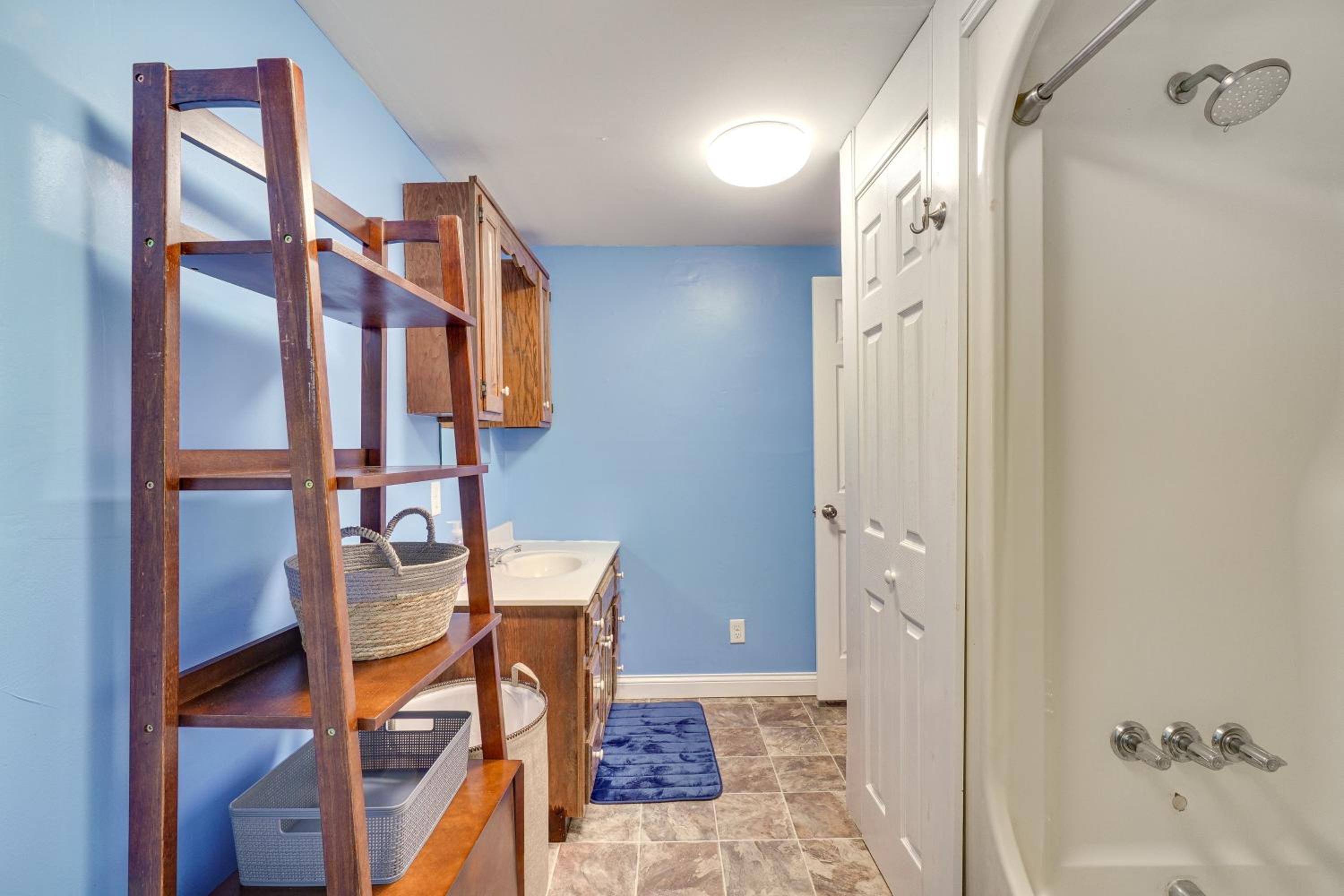 Peaceful and Private! Pet-Friendly Williamsburg Home