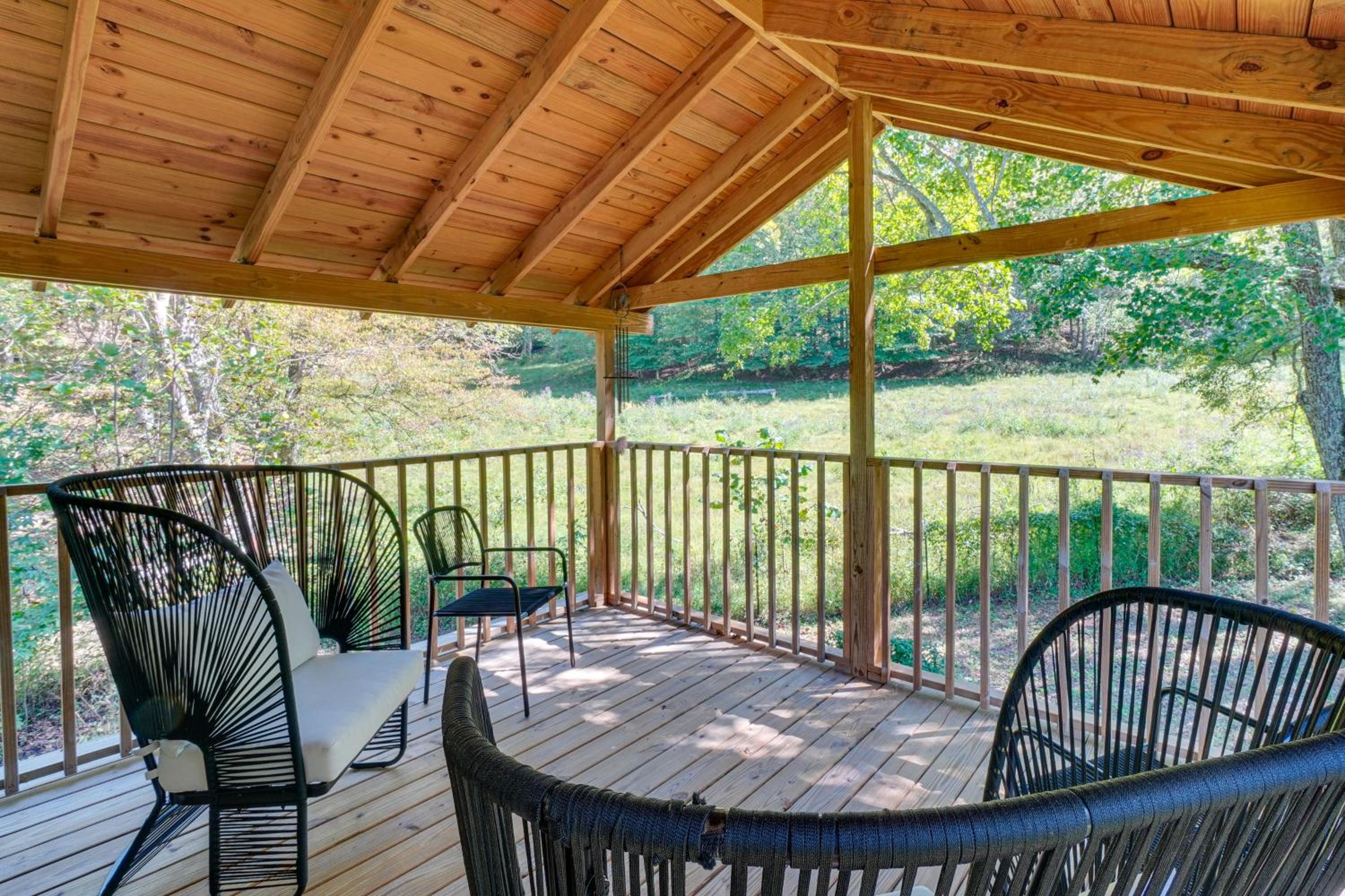 Peaceful and Private! Pet-Friendly Williamsburg Home